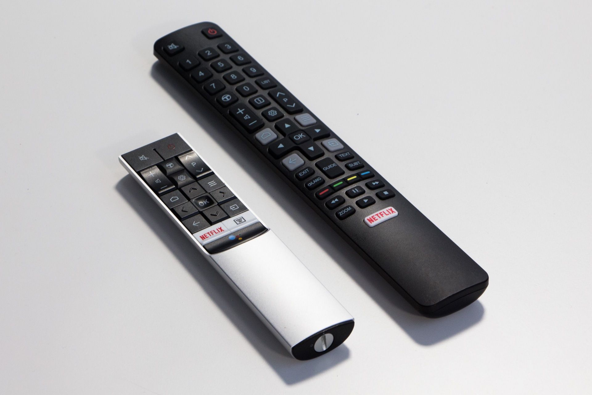 TCL 65C815 - oba piloty