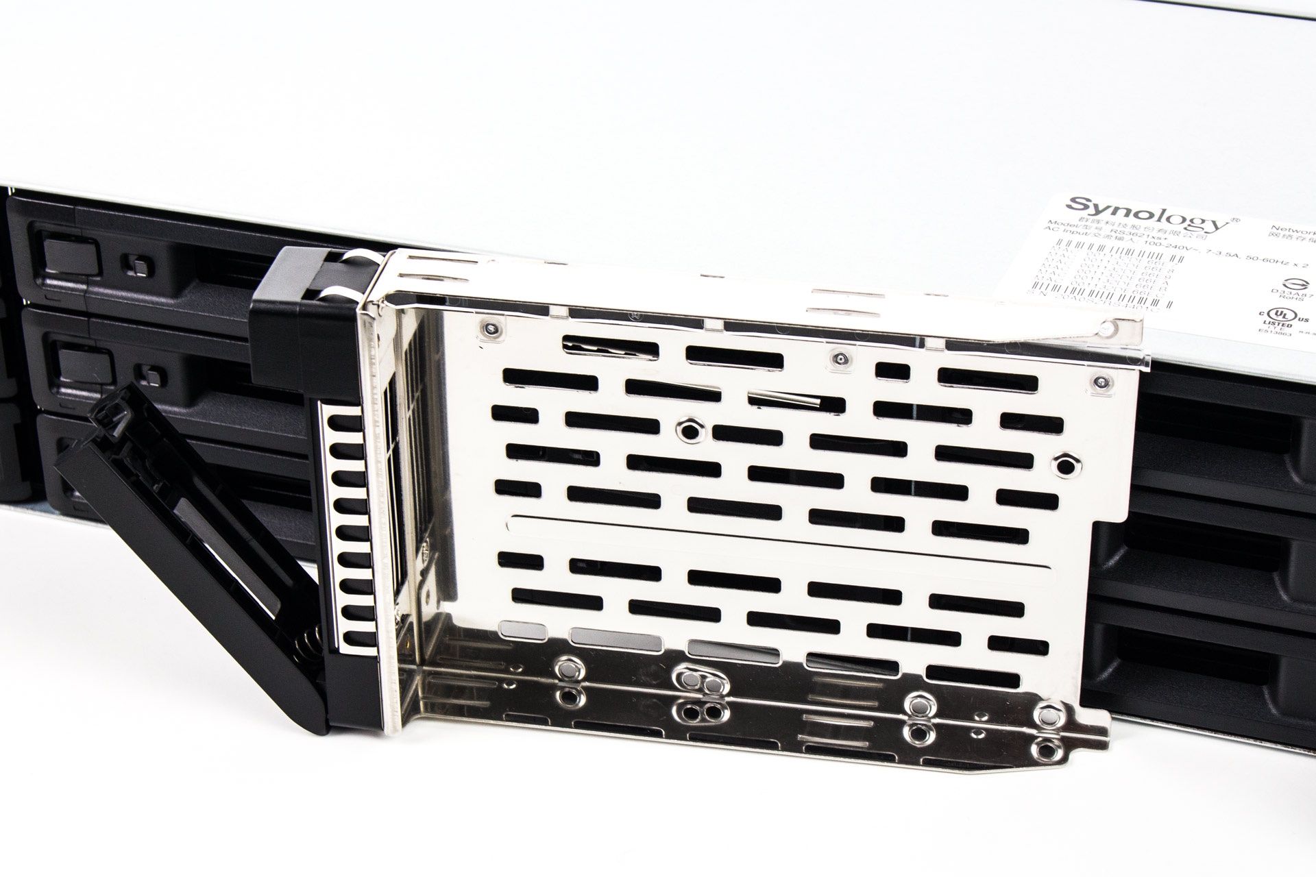 Synology RS3621xs+ - sanki dysku