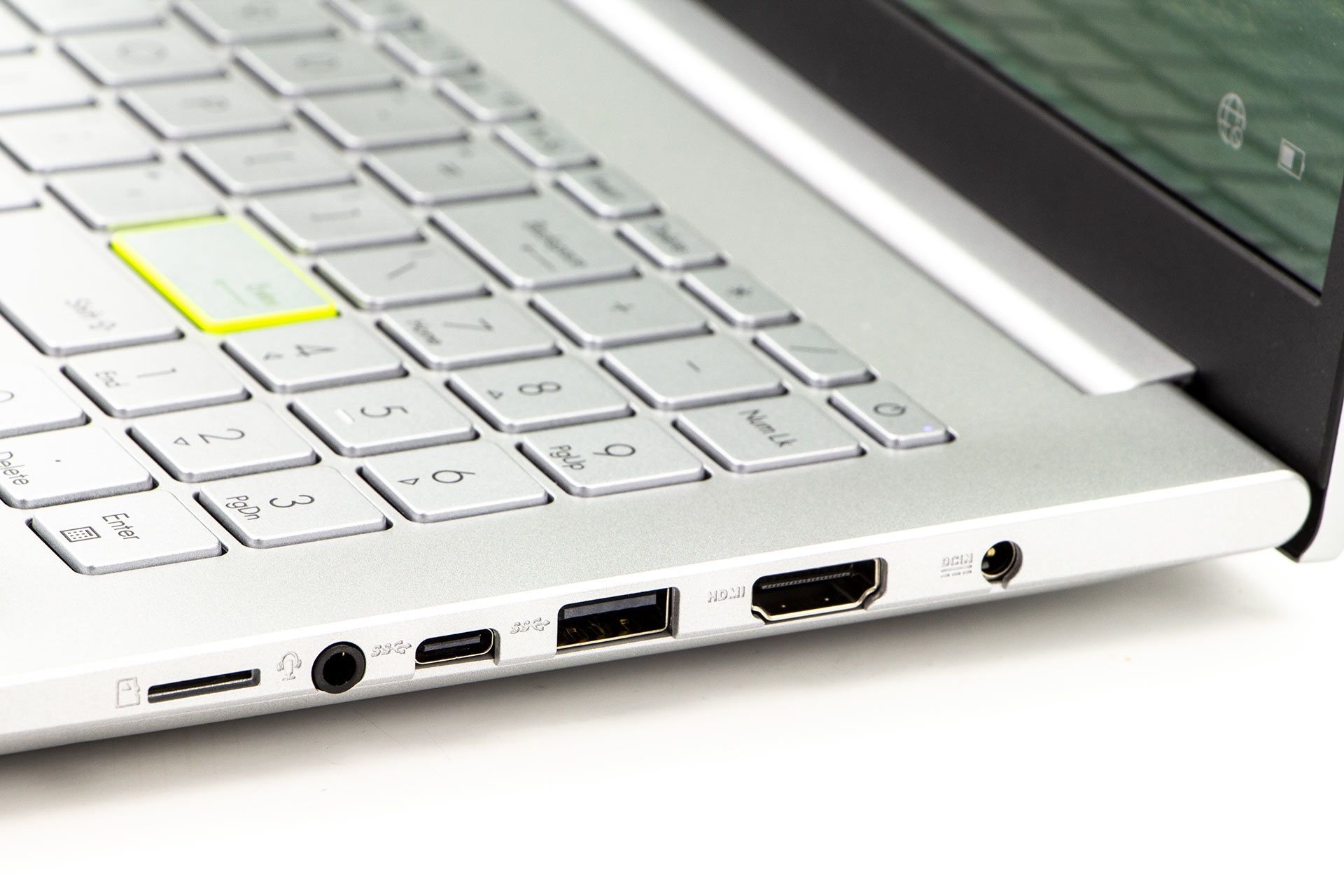 ASUS Vivobook 15 OLED K513 - porty po prawej
