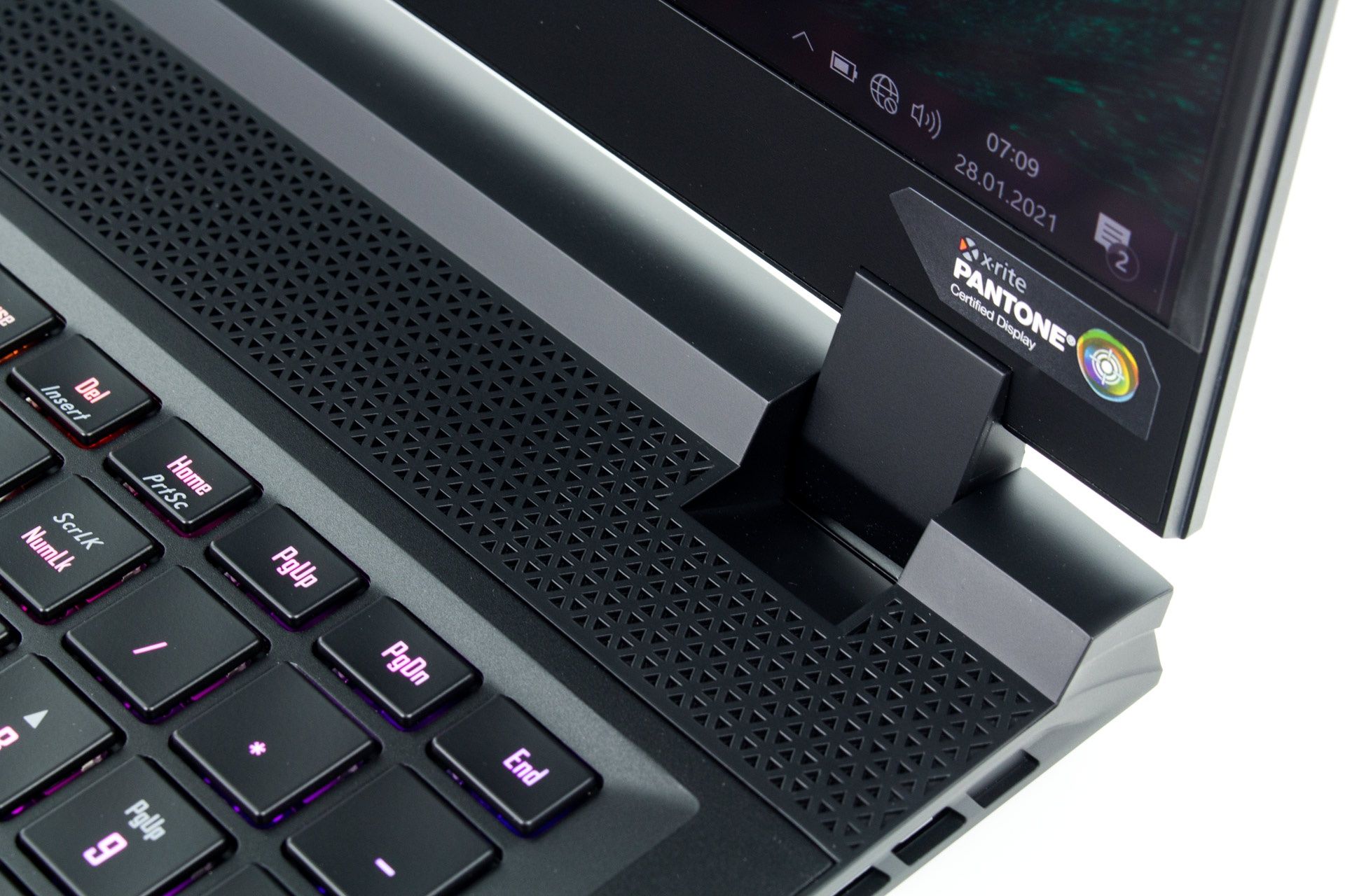Gigabyte AERO 17 HDR YC - kalibracja fabryczna X-Rite Pantone