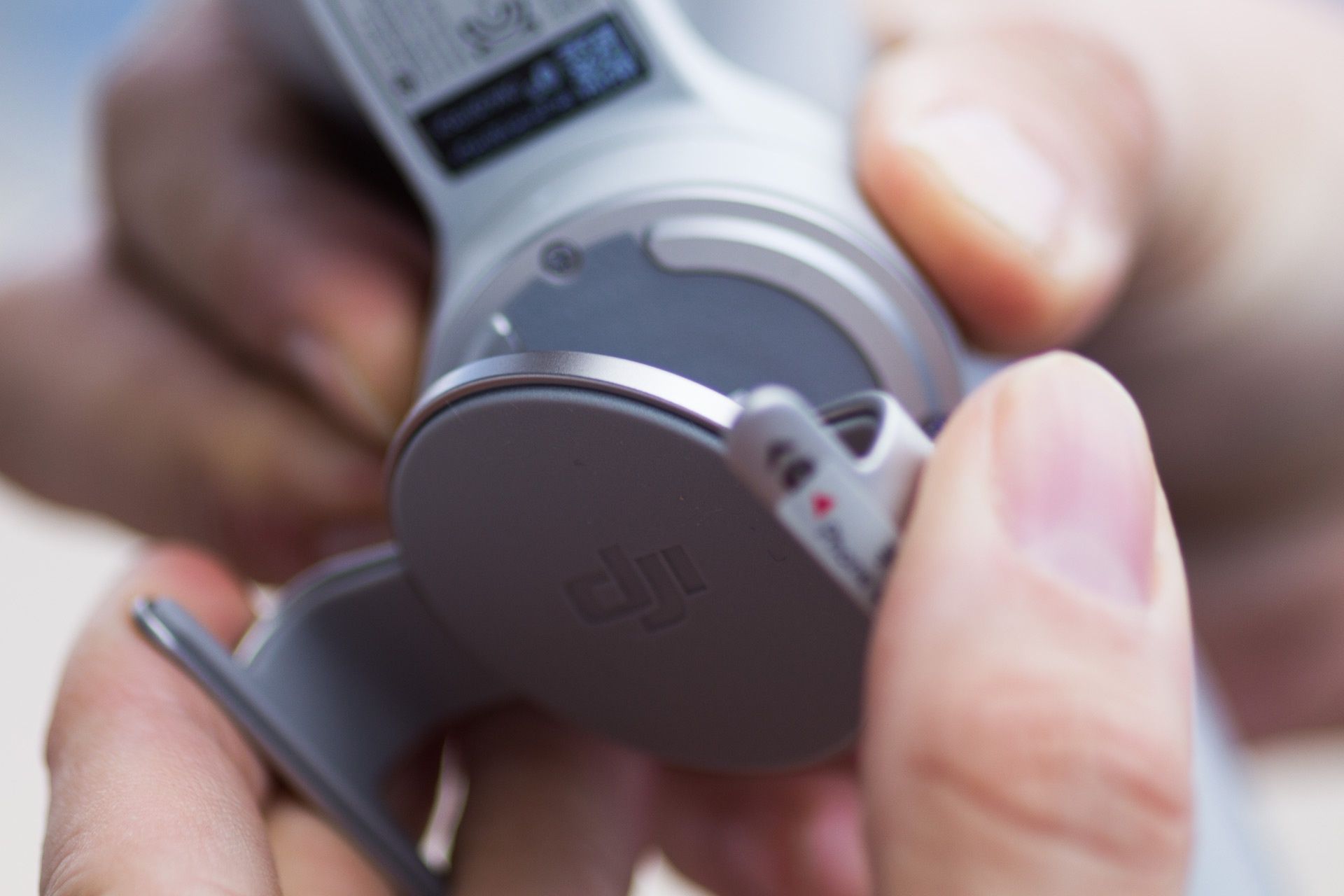 DJI OM 4 - połączenie uchwytu i gimbala