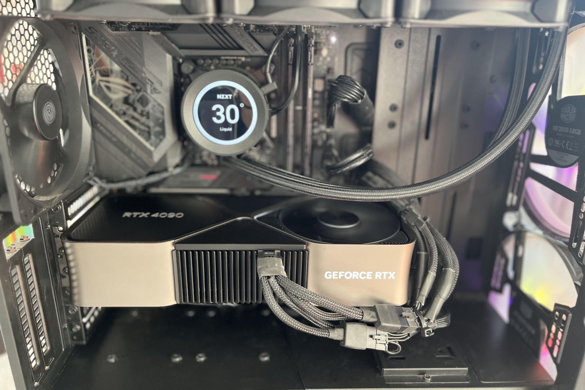 NVIDIA GeForce RTX 4090 Founders Edition - w PC