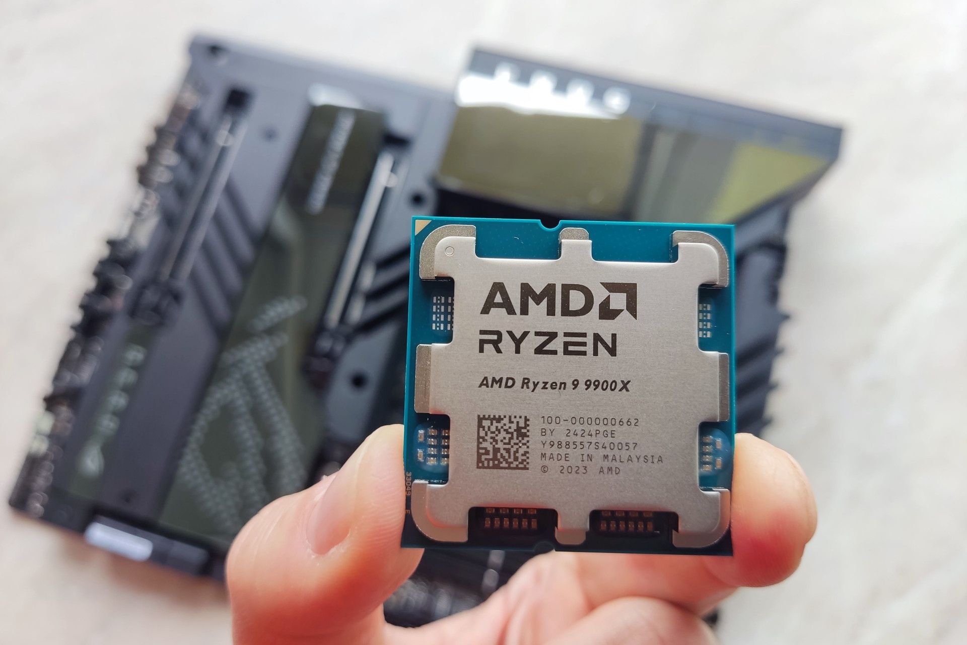 AMD Ryzen 9 9900X