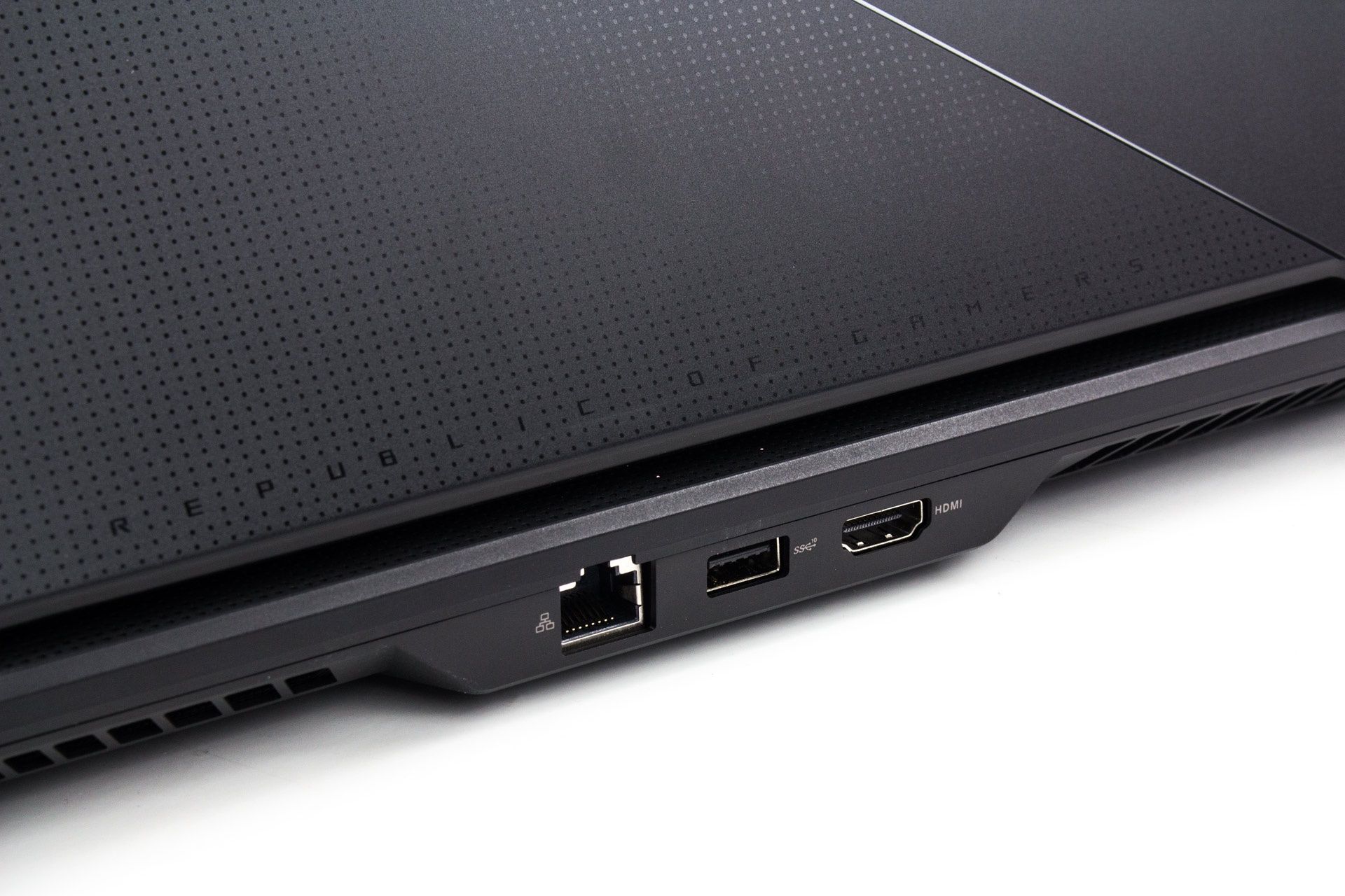 ASUS ROG Zephyrus Duo 15 GX551Q - tył