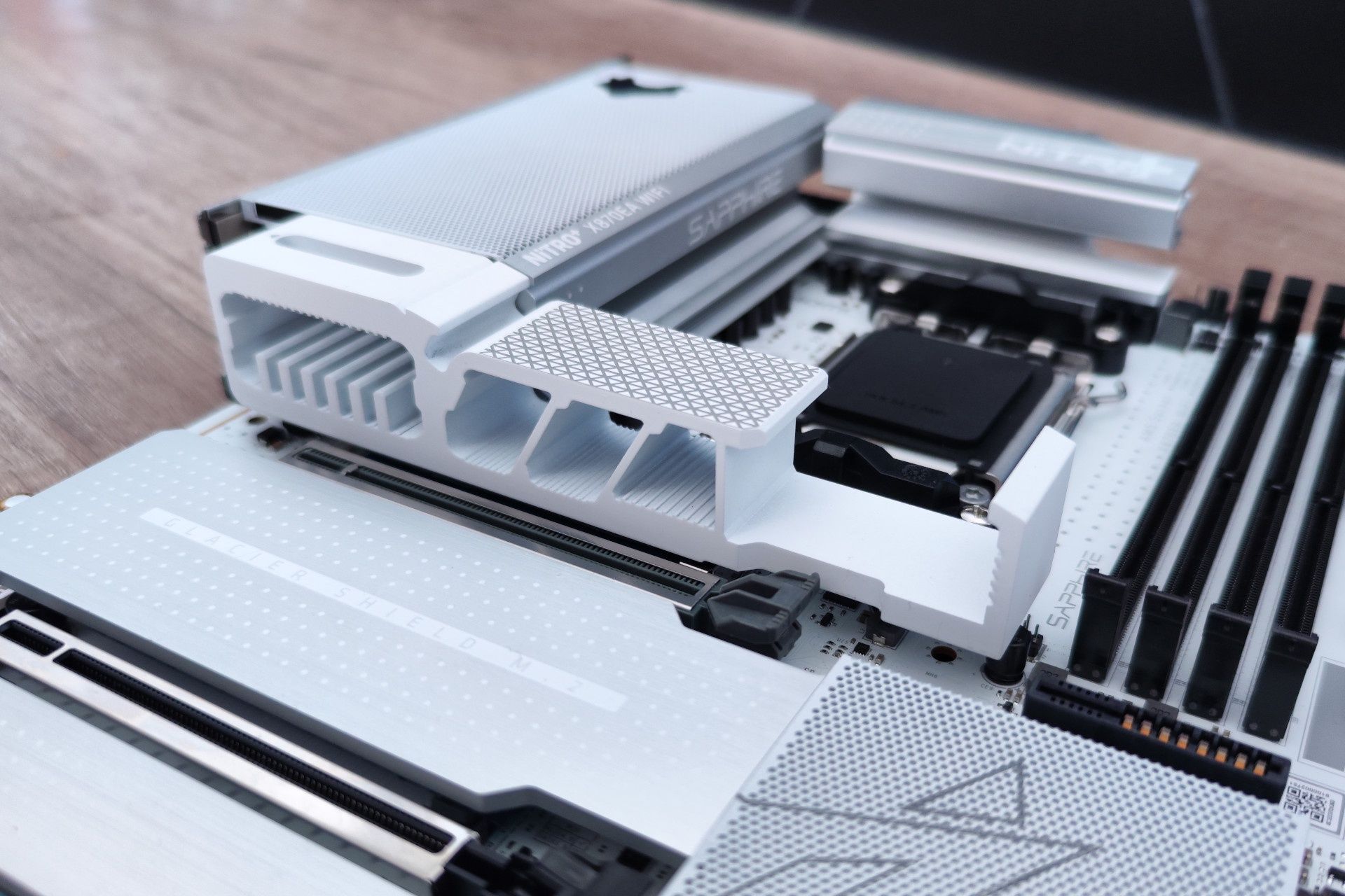 Sapphire Nitro+ X870EA PhantomLink Edition