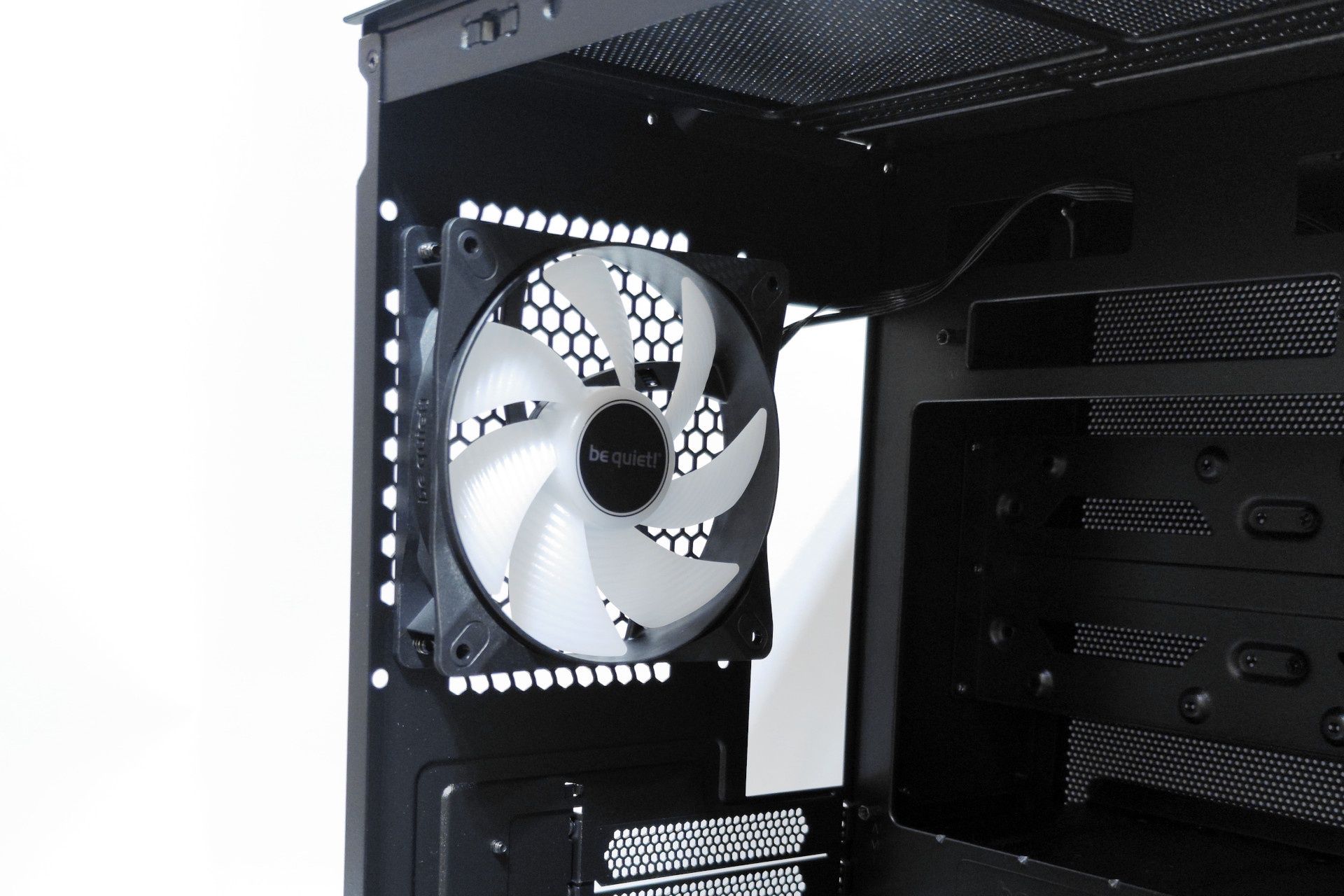be quiet! Light Base 500 LX
