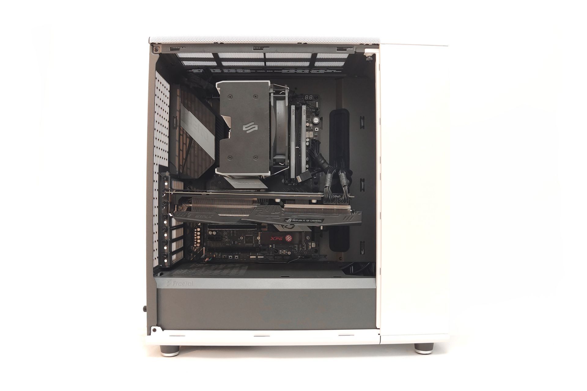 Fractal Design North - montaż podzespołów