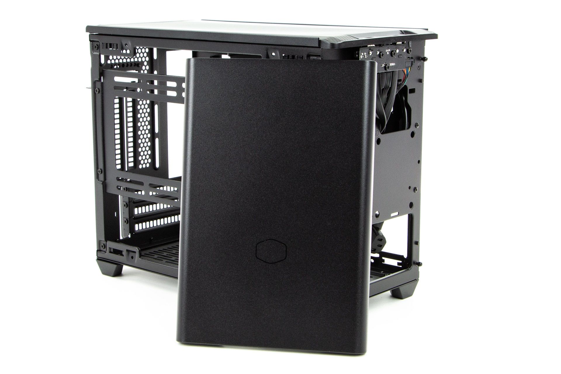 Cooler Master MasterBox NR200P