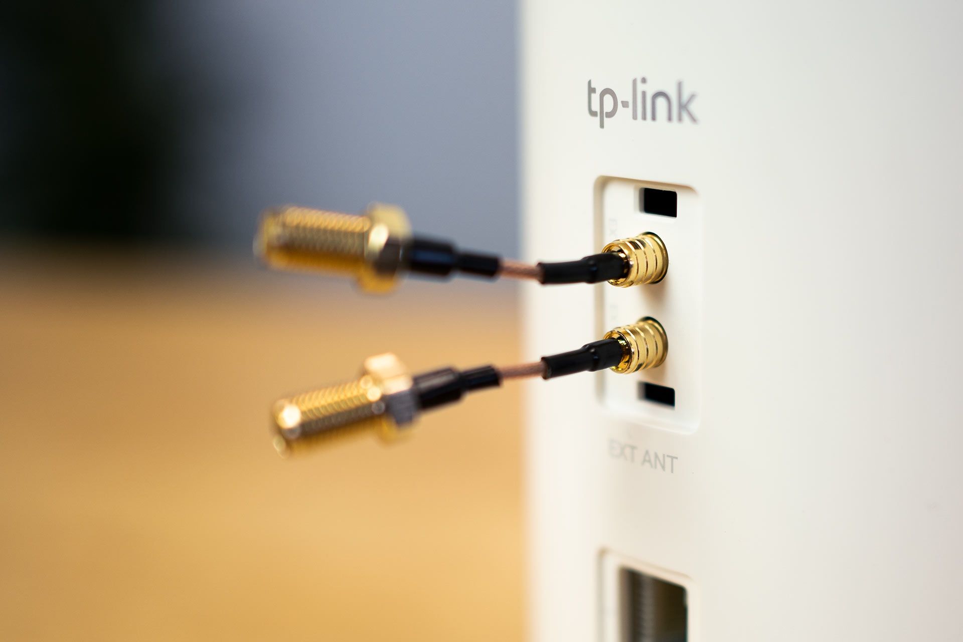 TP-Link Deco X20 - złącze na zewnętrzne anteny