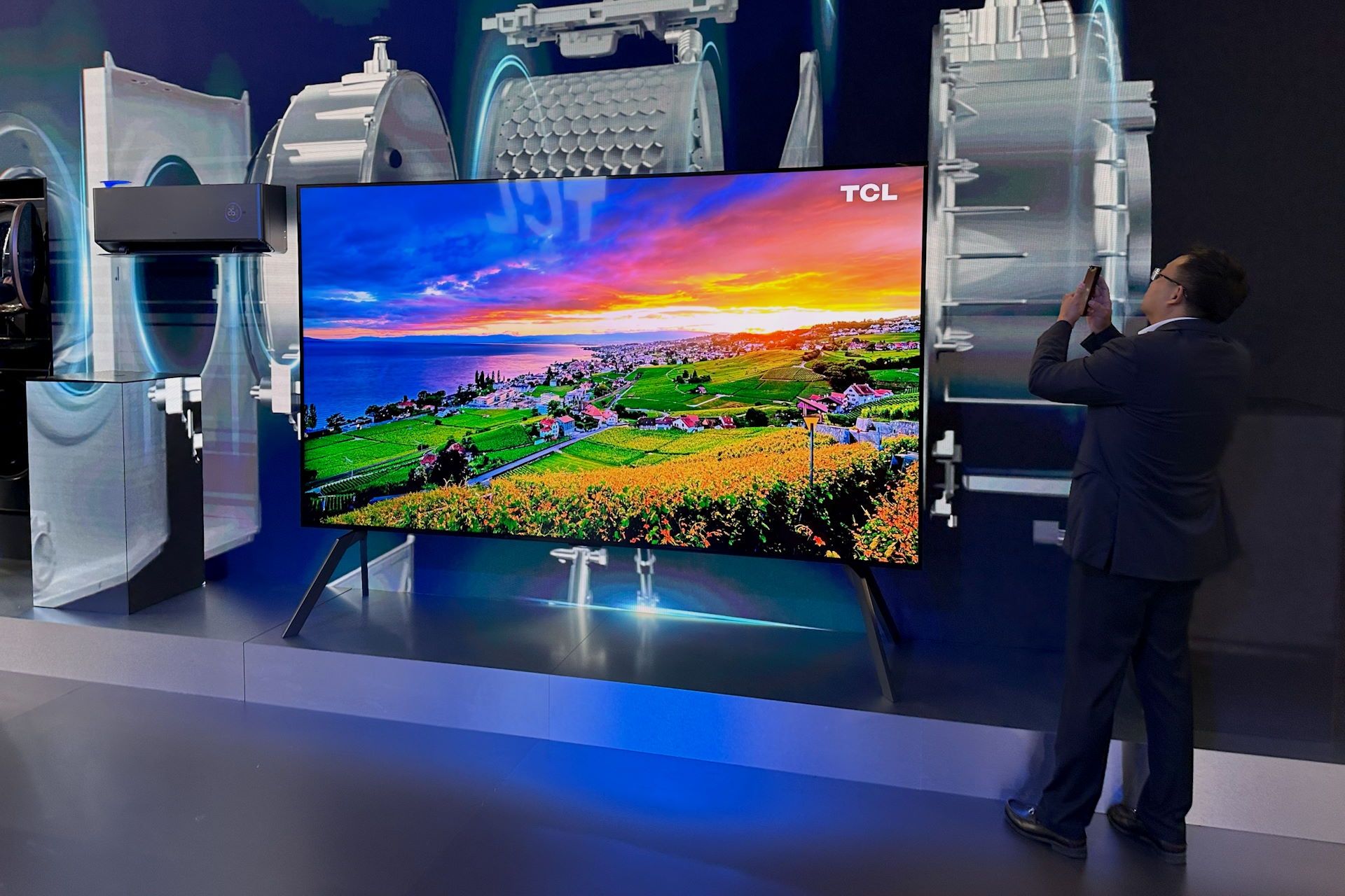 TCL 98X955 - najlepszy telewizor TCL na IFA 2023