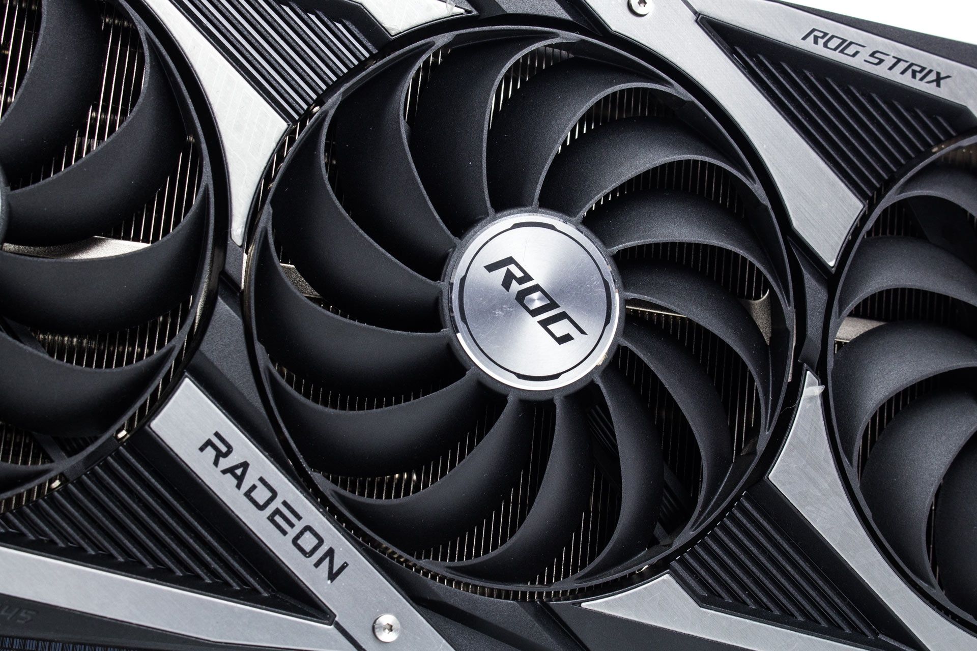 ASUS ROG STRIX RX 6800 OC - wentylatory