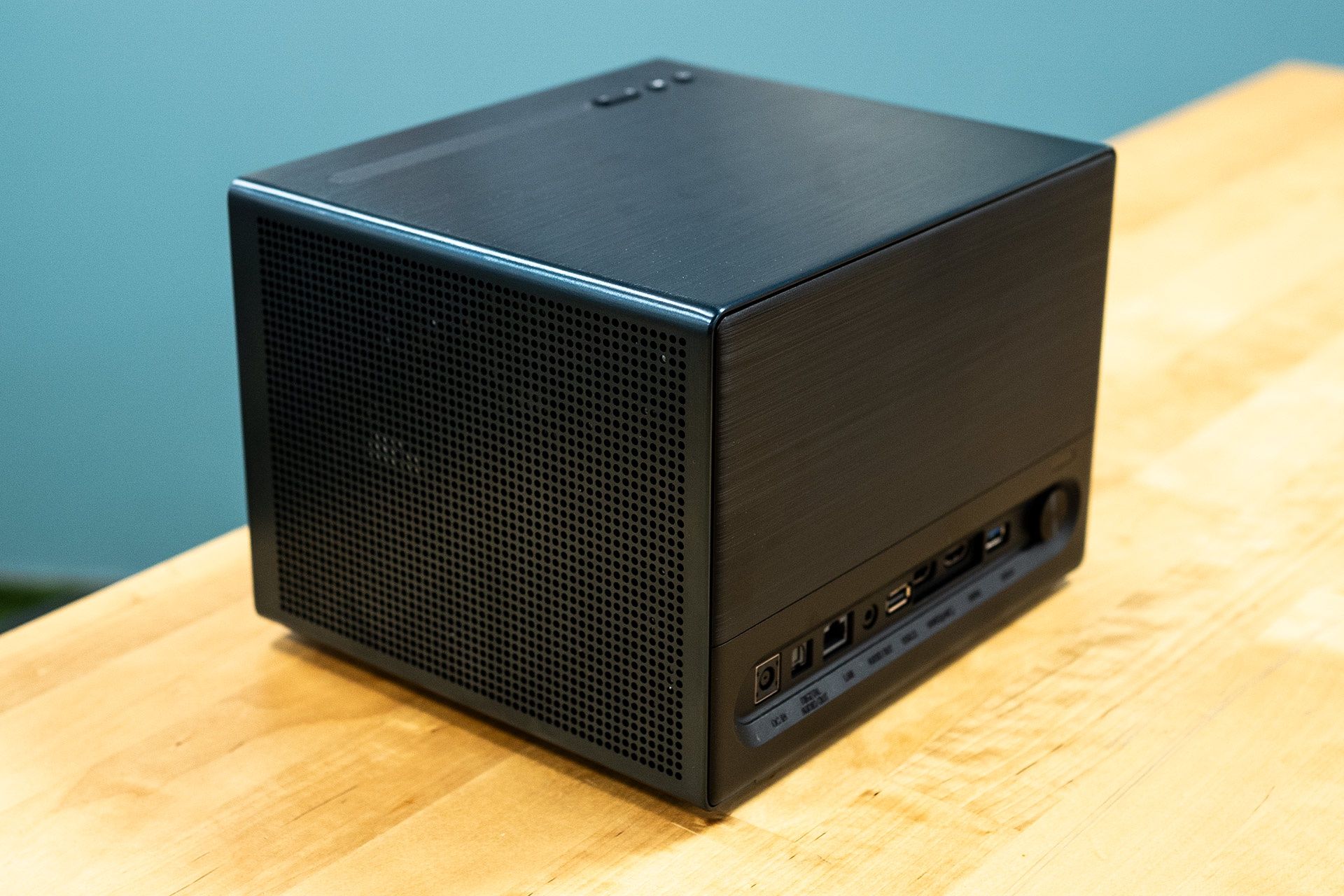 Hisemse C1 - z boku