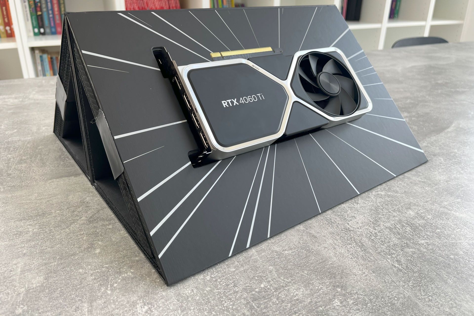 NVIDIA GeForce RTX 4060 Ti 8 GB Founders Edition - w pudełku