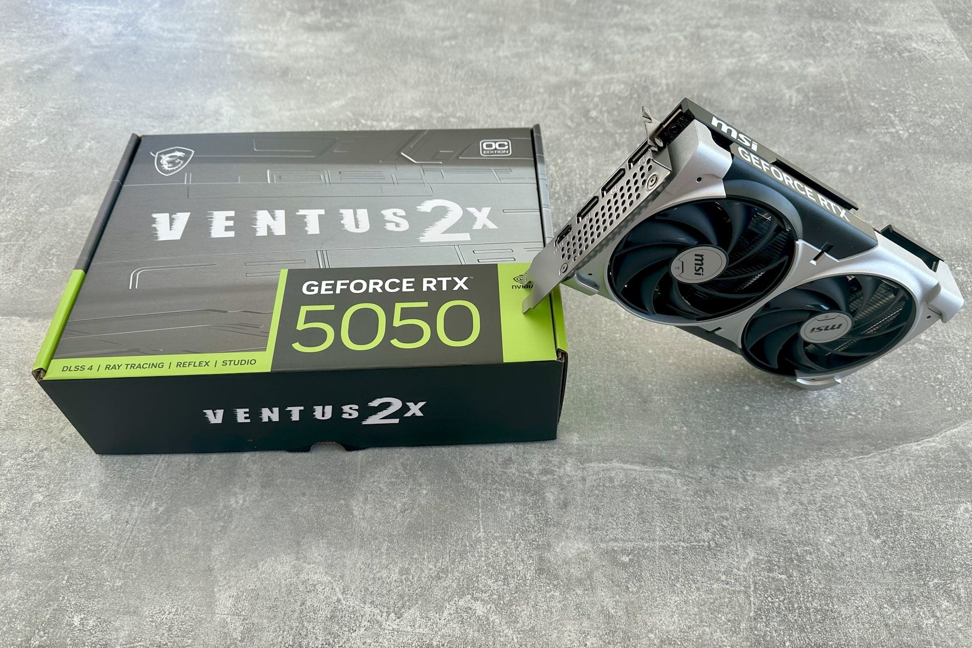 MSI GeForce RTX 5050 Ventus X2 - z lotu ptaka