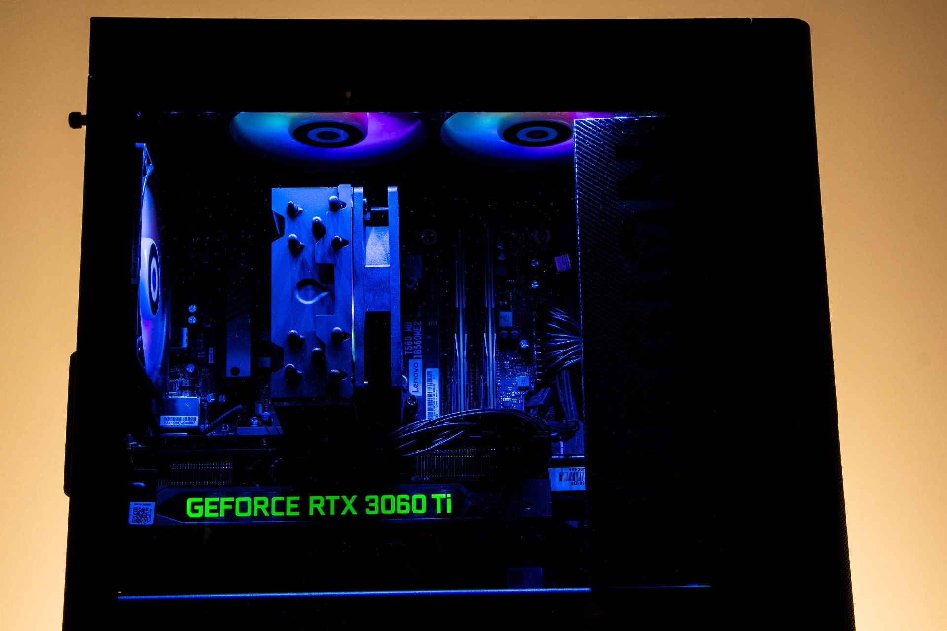 Lenovo Legion T5 - RGB zamknięty