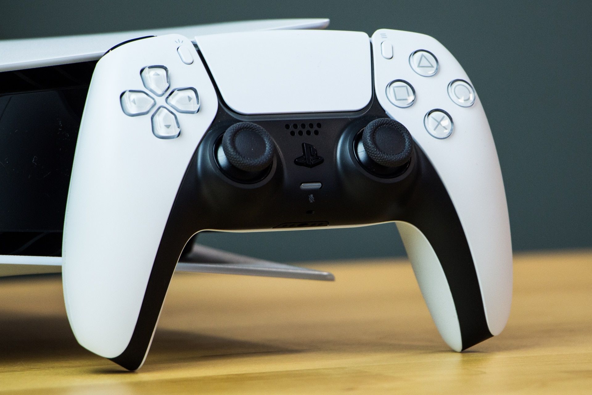 DualSense - świetny gamepad do PS5