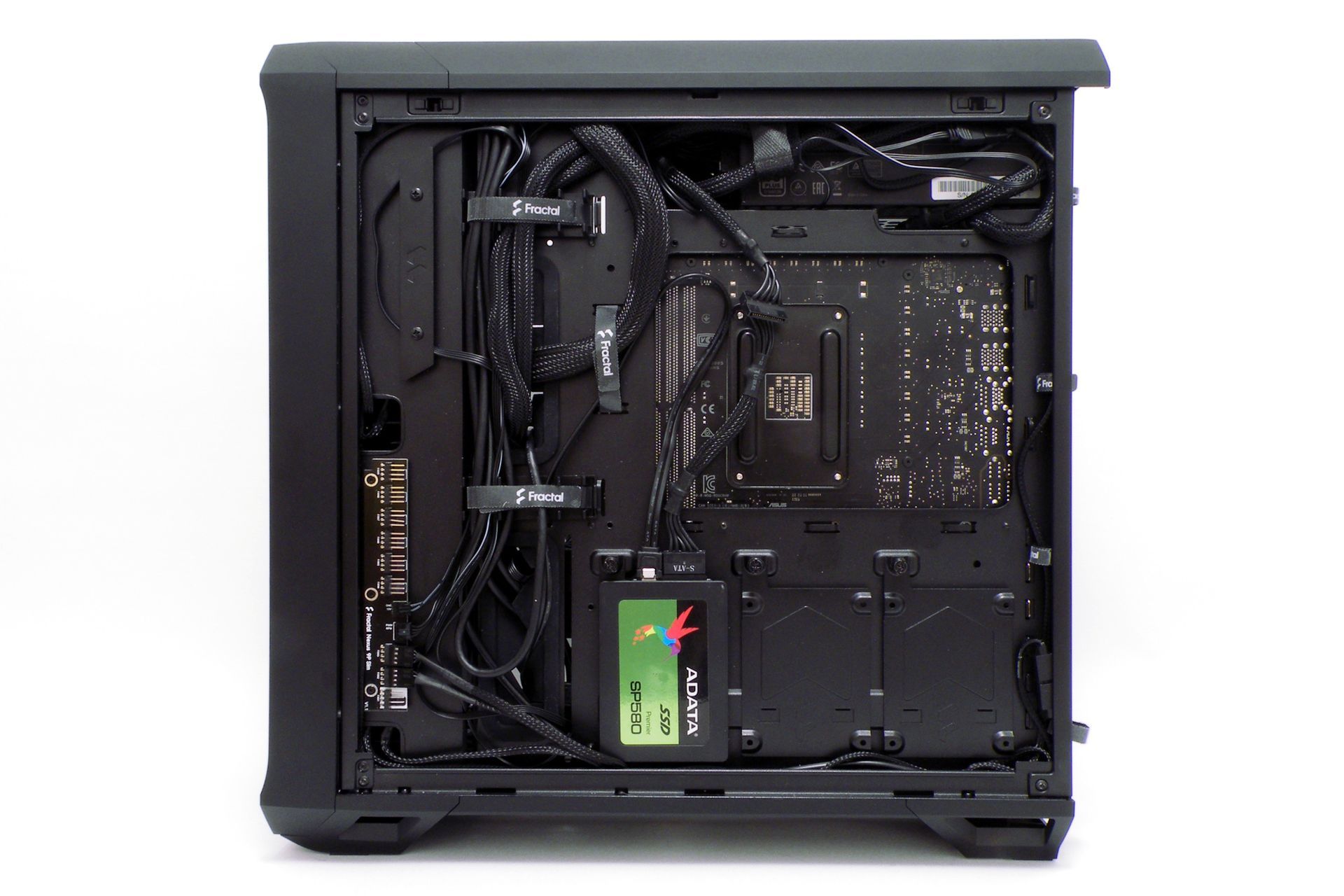 Fractal Design Torrent Compact TG RGB - montaż podzespołów