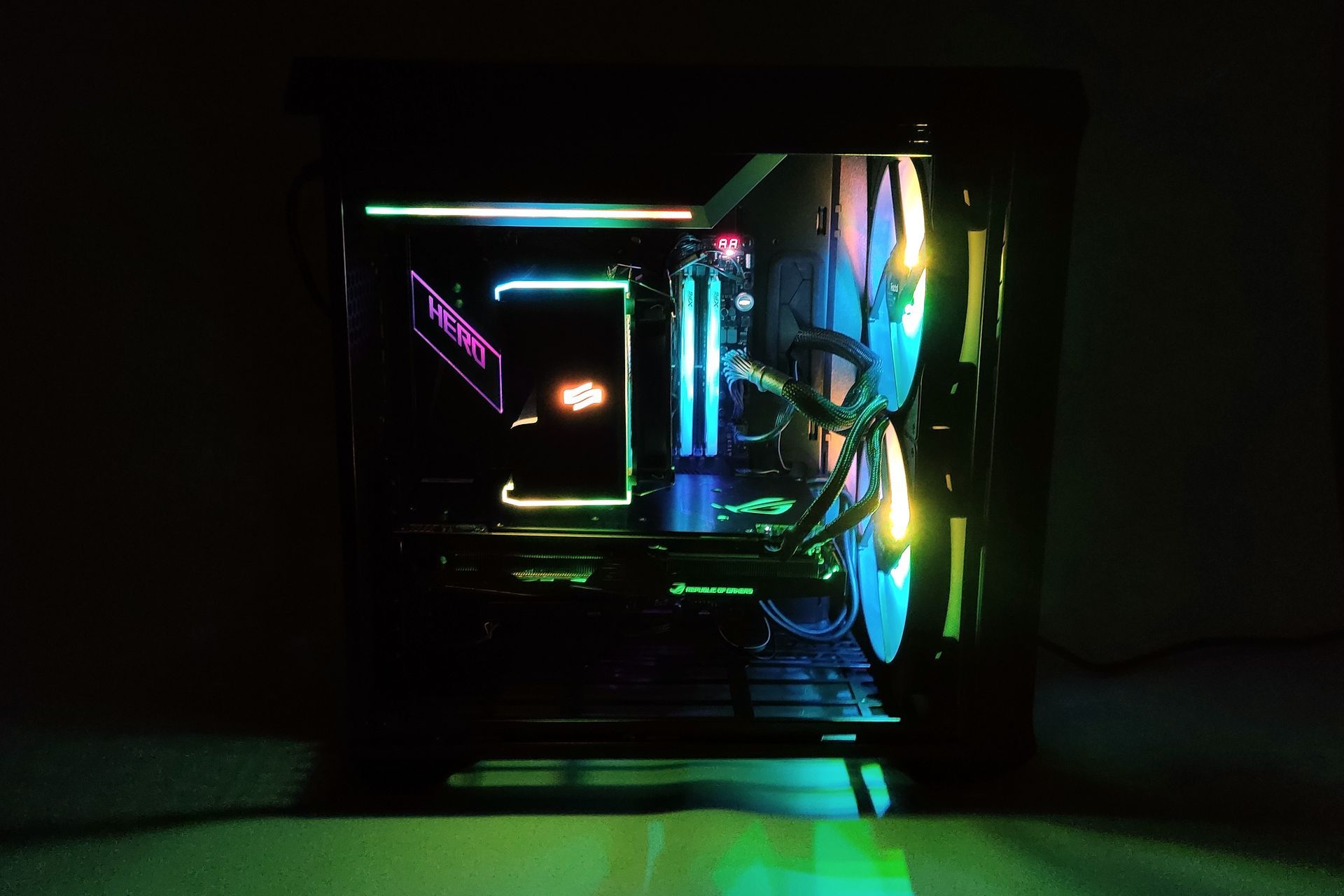 Fractal Design Torrent Compact TG RGB - podświetlenie LED