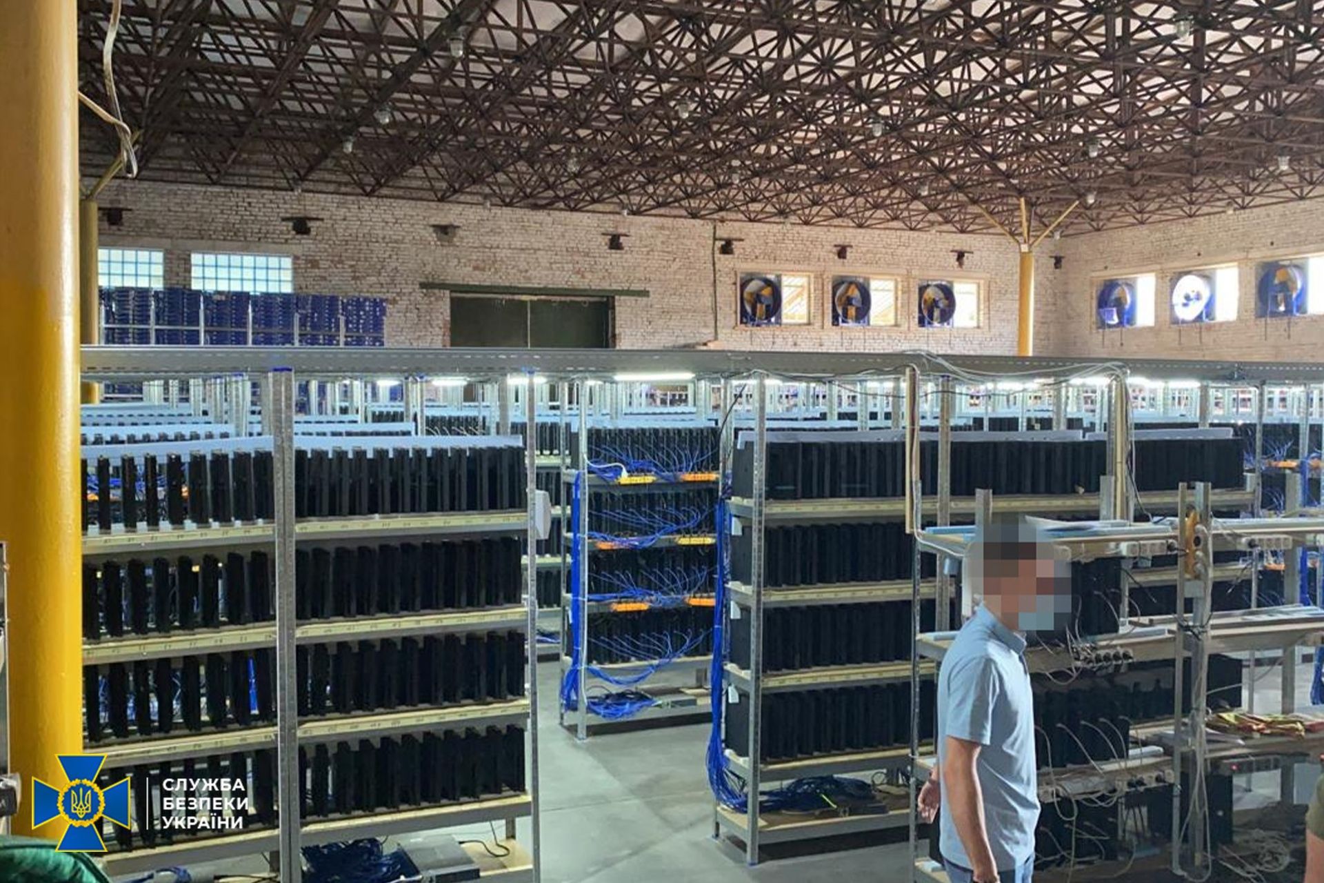 Nielegalna farma kryptowalut na Ukrainie