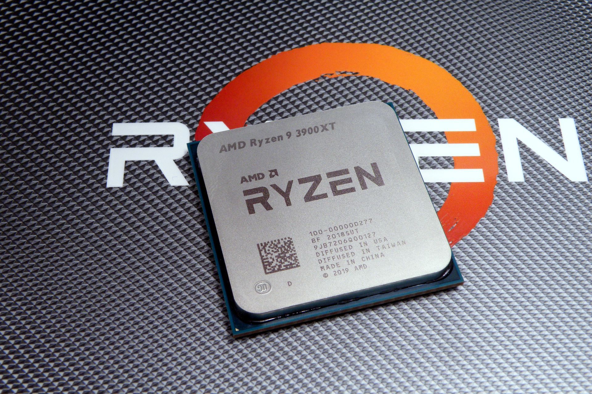 AMD Ryzen 9 3900XT