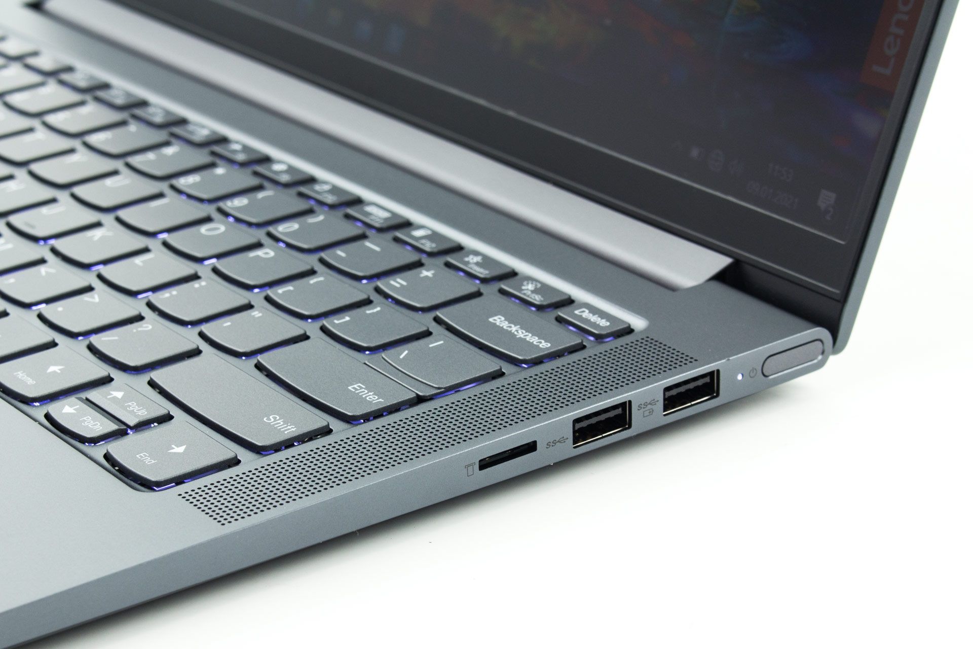 Lenovo Yoga Slim 7 prawy bok