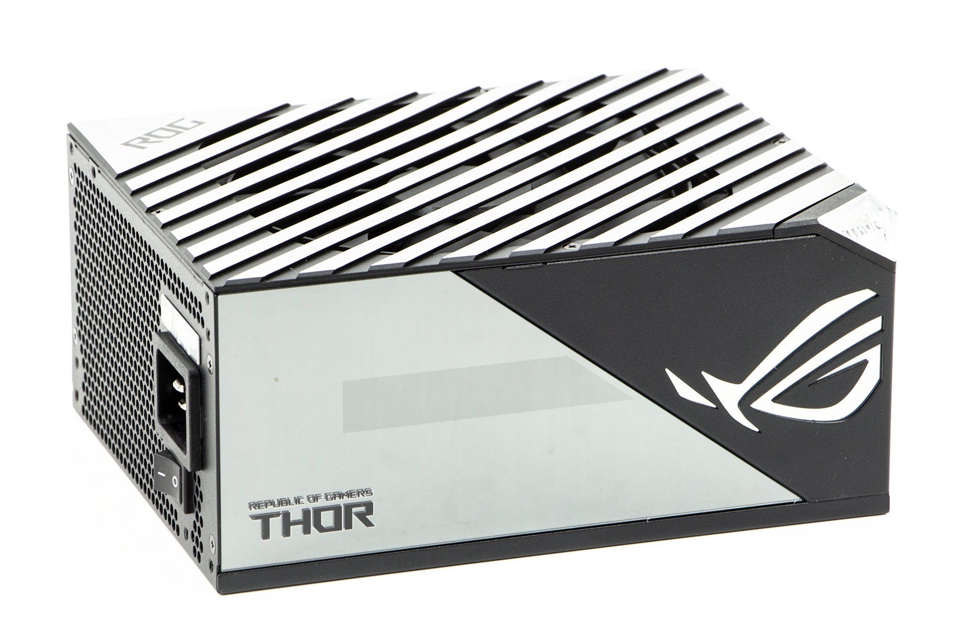 ASUS ROG THOR Titanium 1600 W - ekranik