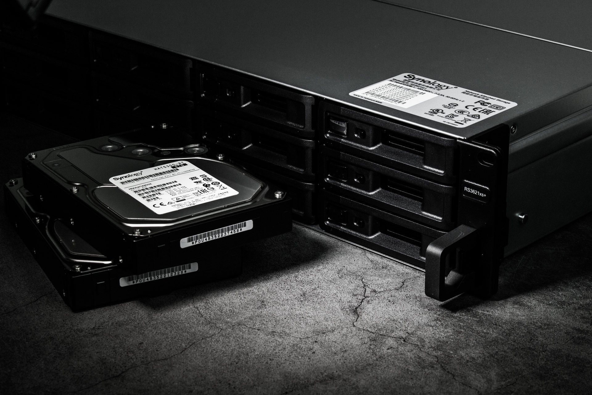 Synology RS3621xs+ z dyskami
