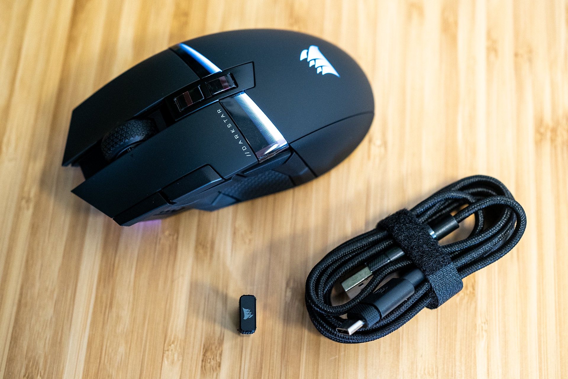 Corsair Darkstar Wireless - co w pudełku