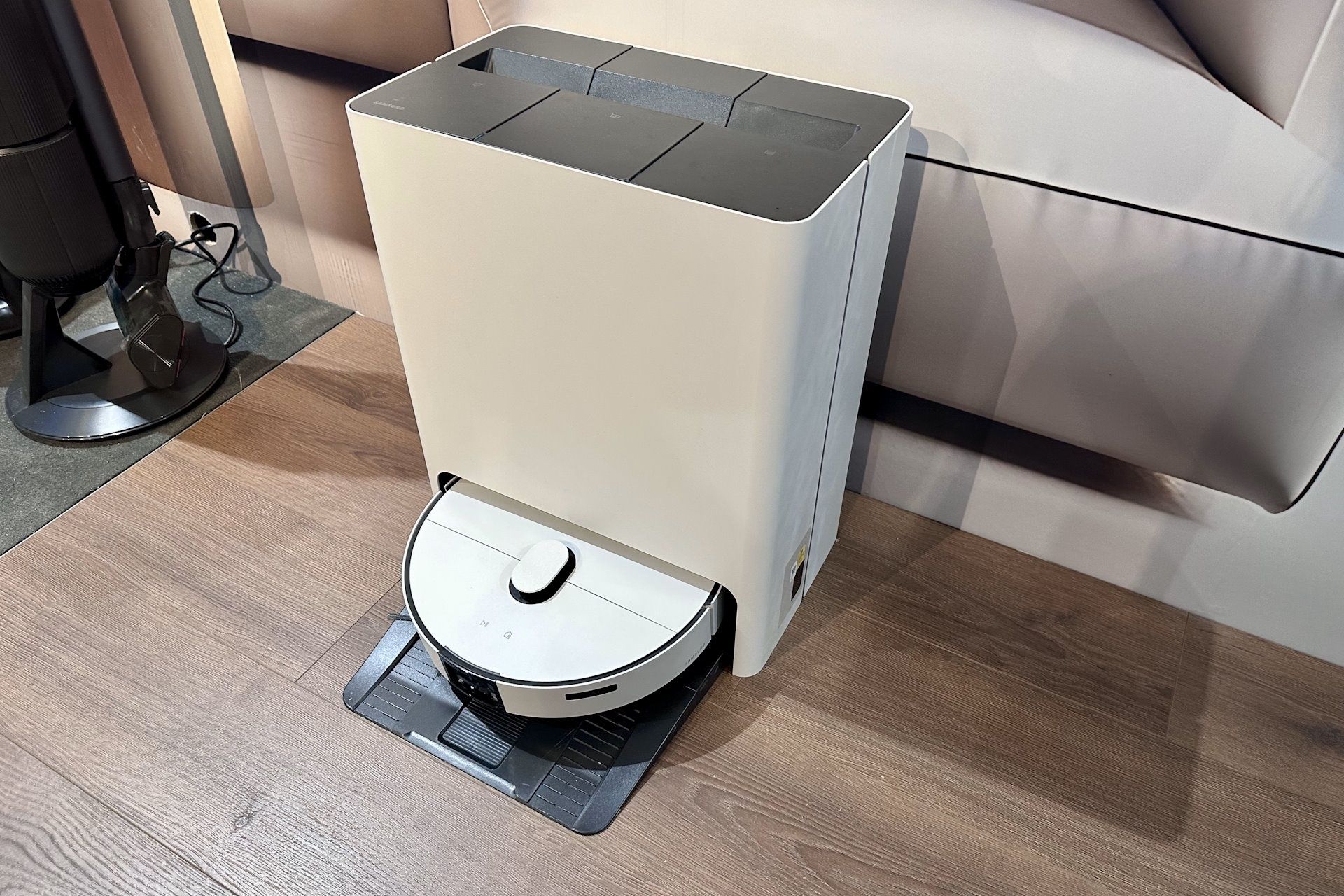 Samsung AGD 2025 - robot mopująco odkurzajacy