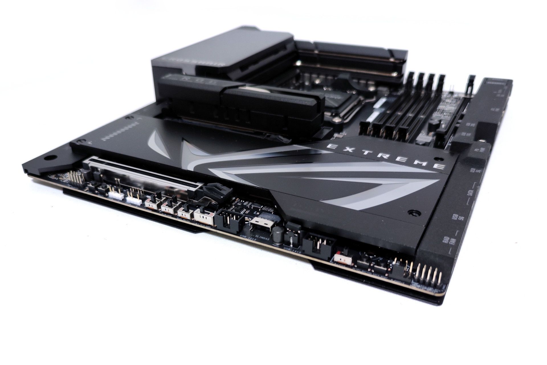 ASUS ROG Crosshair X870E Extreme