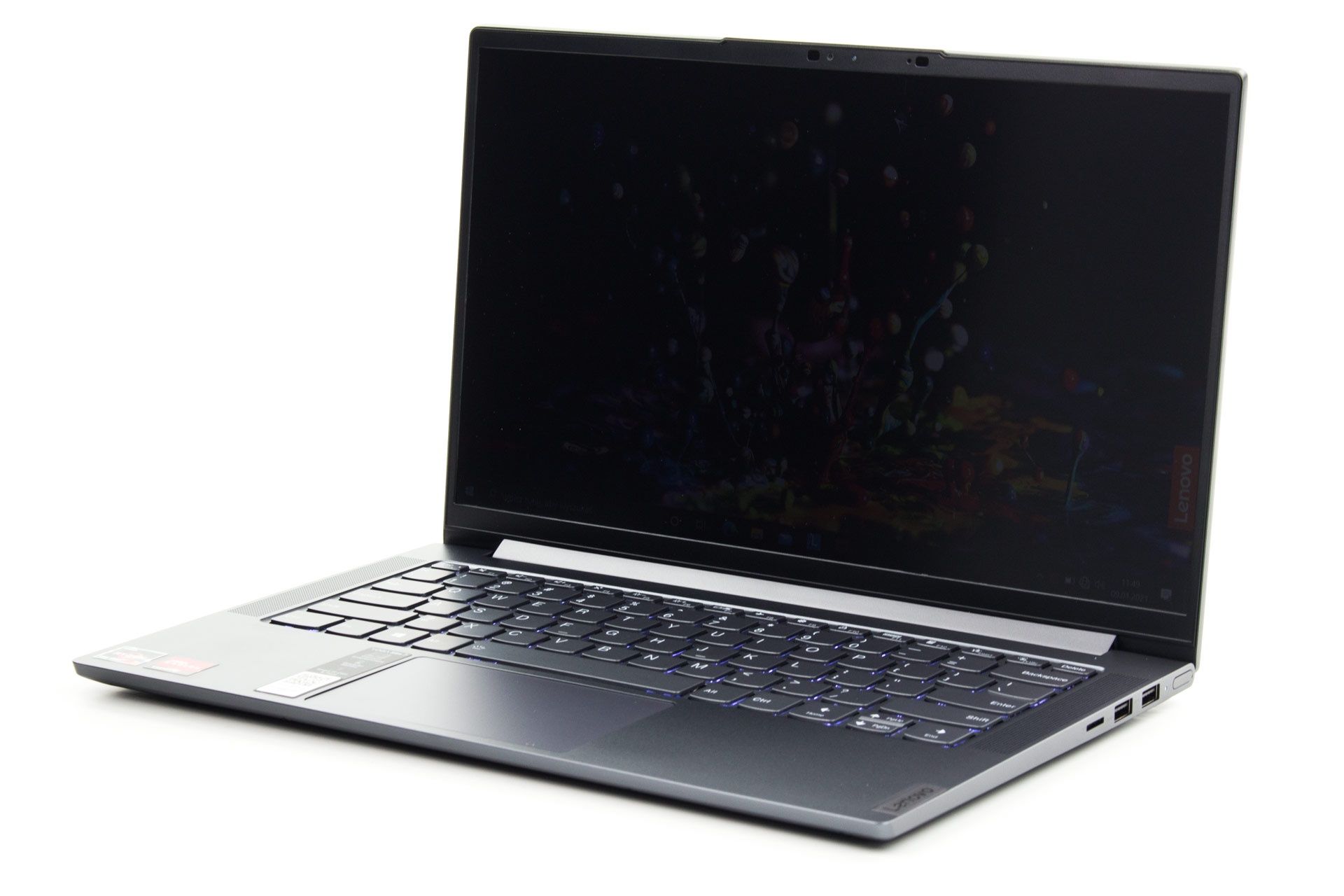 Lenovo Yoga Slim 7 bok