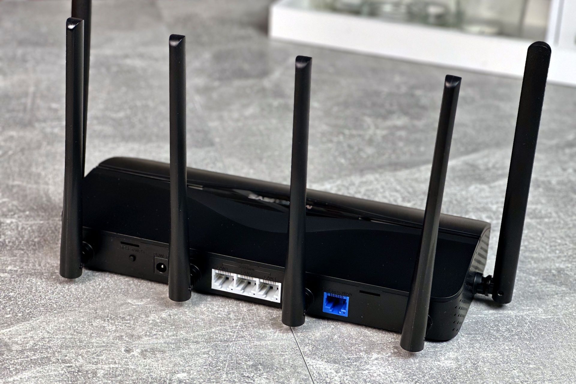 Mercusys EasyMesh MR47BE - z tyłu