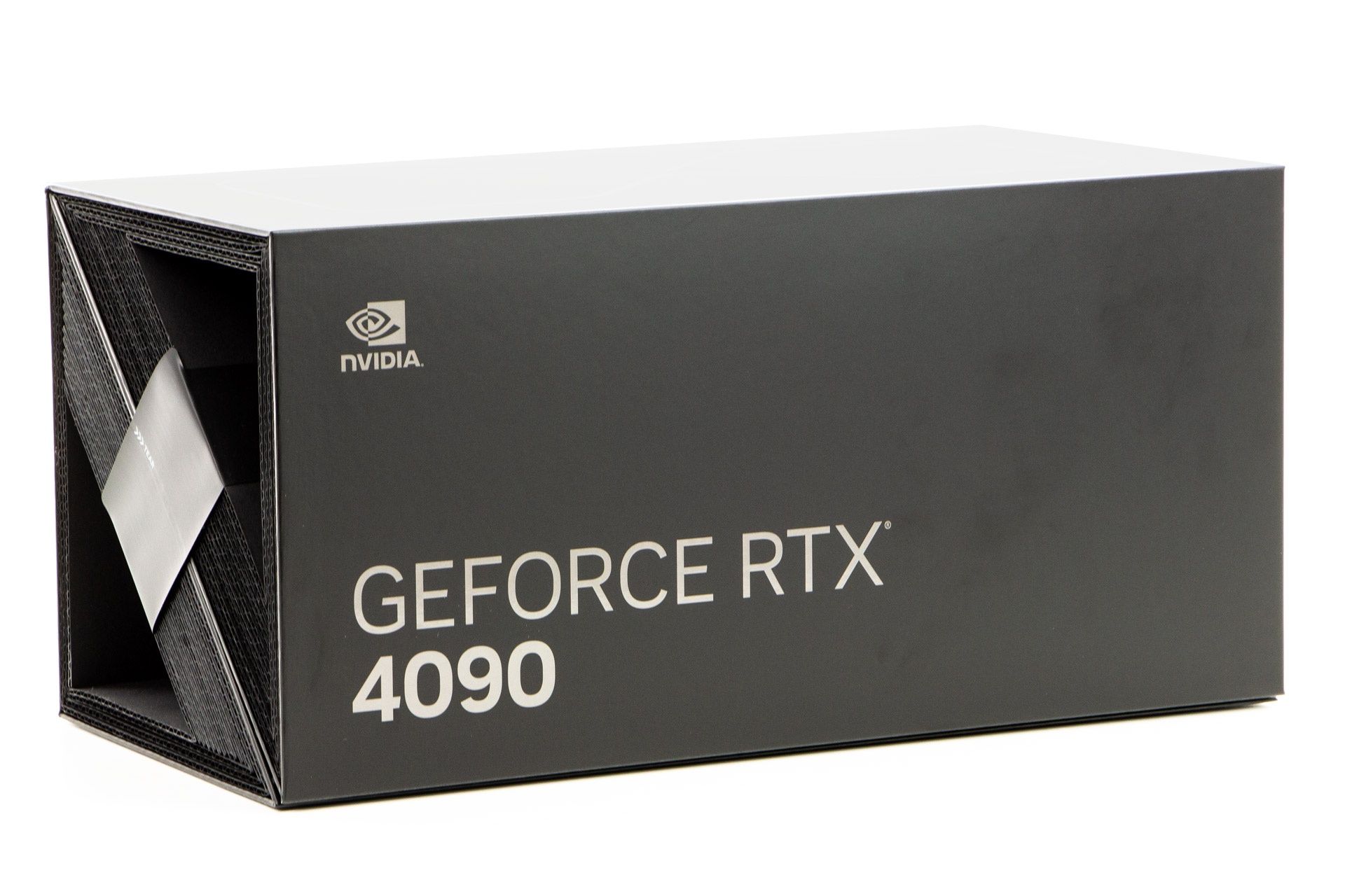 NVIDIA GeForce RTX 4090 Founders Edition - pudełko