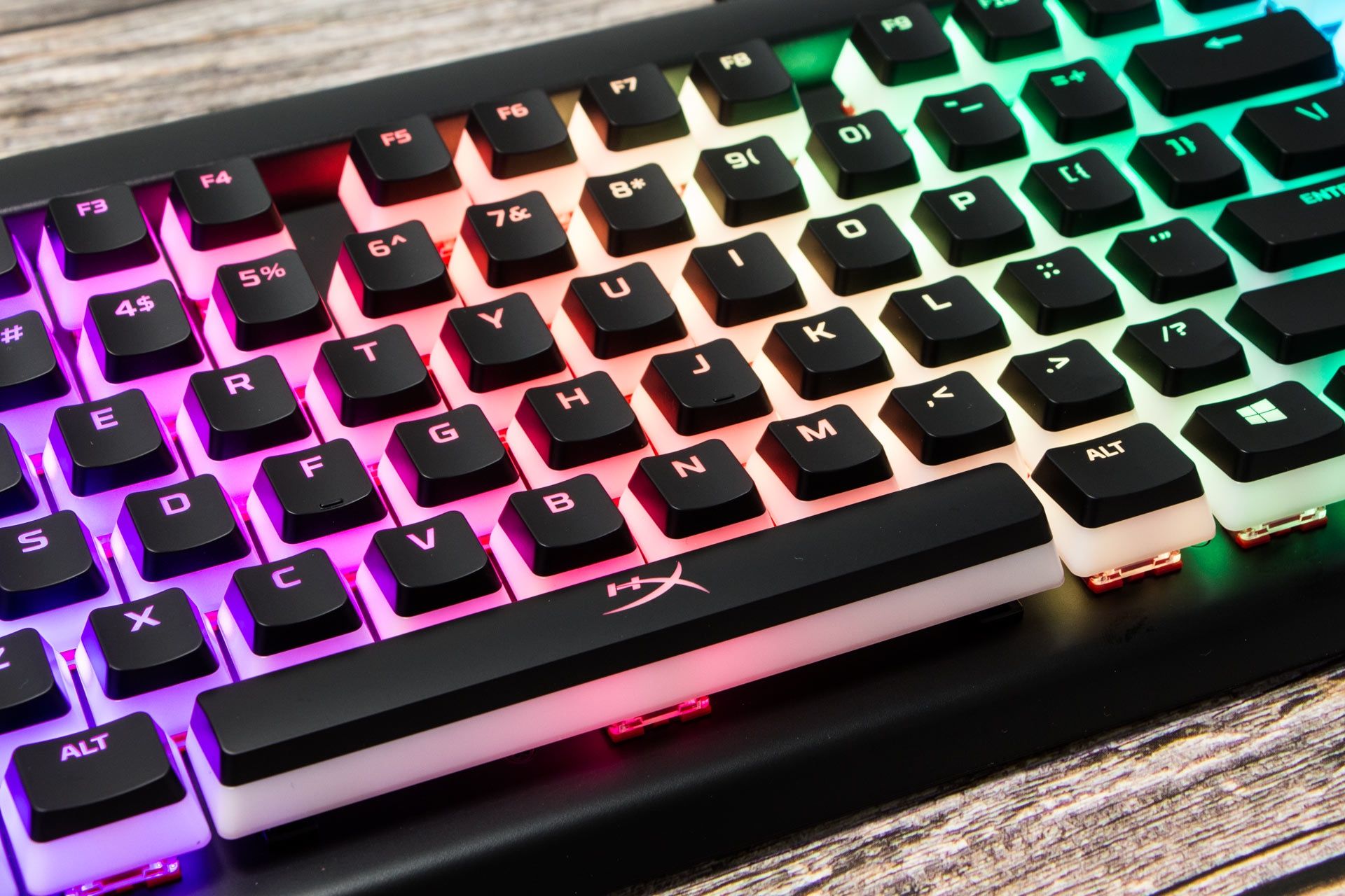 HyperX Aloy Elite 2 - widok podświetlonych klawiszy