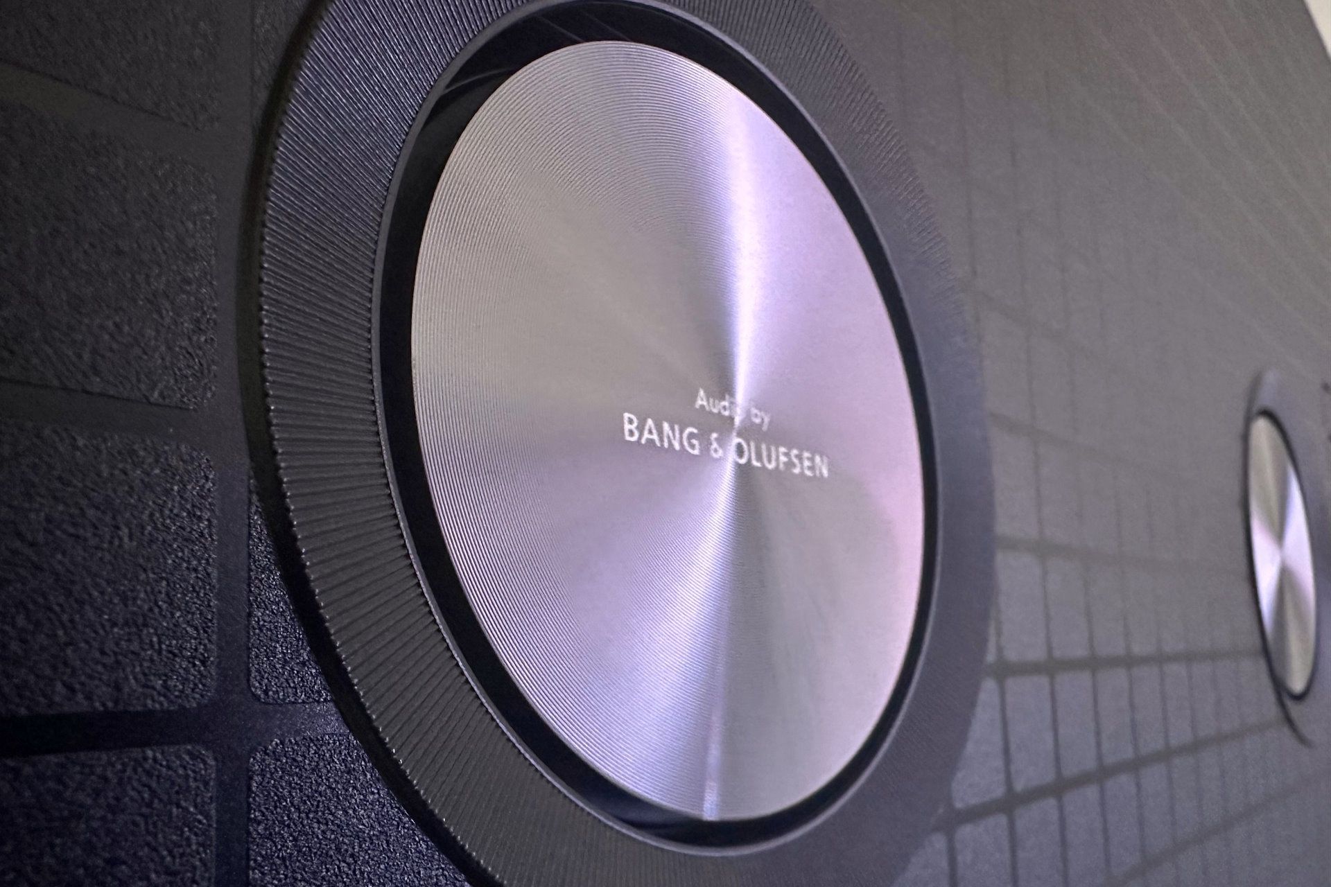 TCL QD-Mini LED - B&amp;O