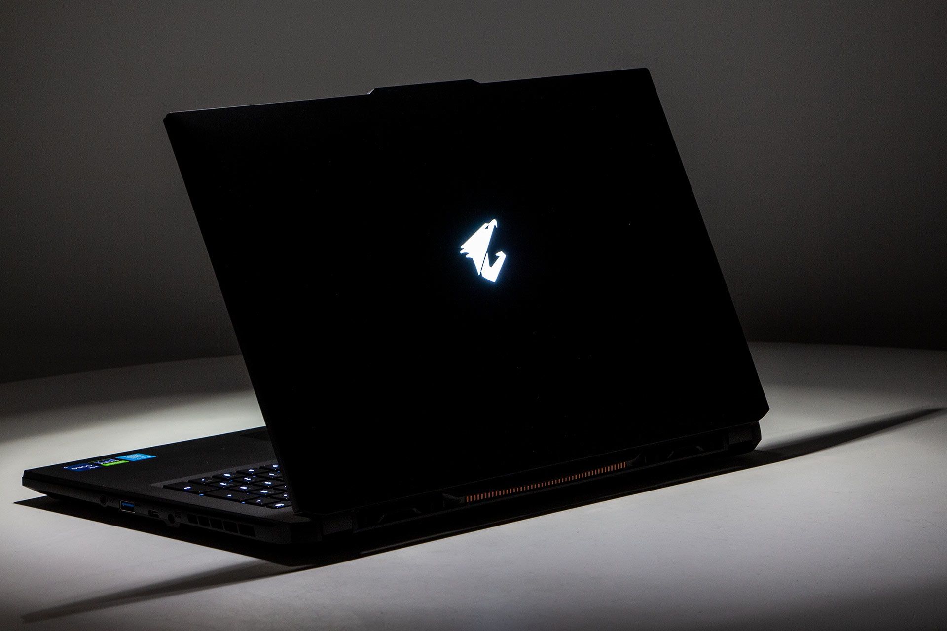 Gigabyte Aorus 17 XE4 -