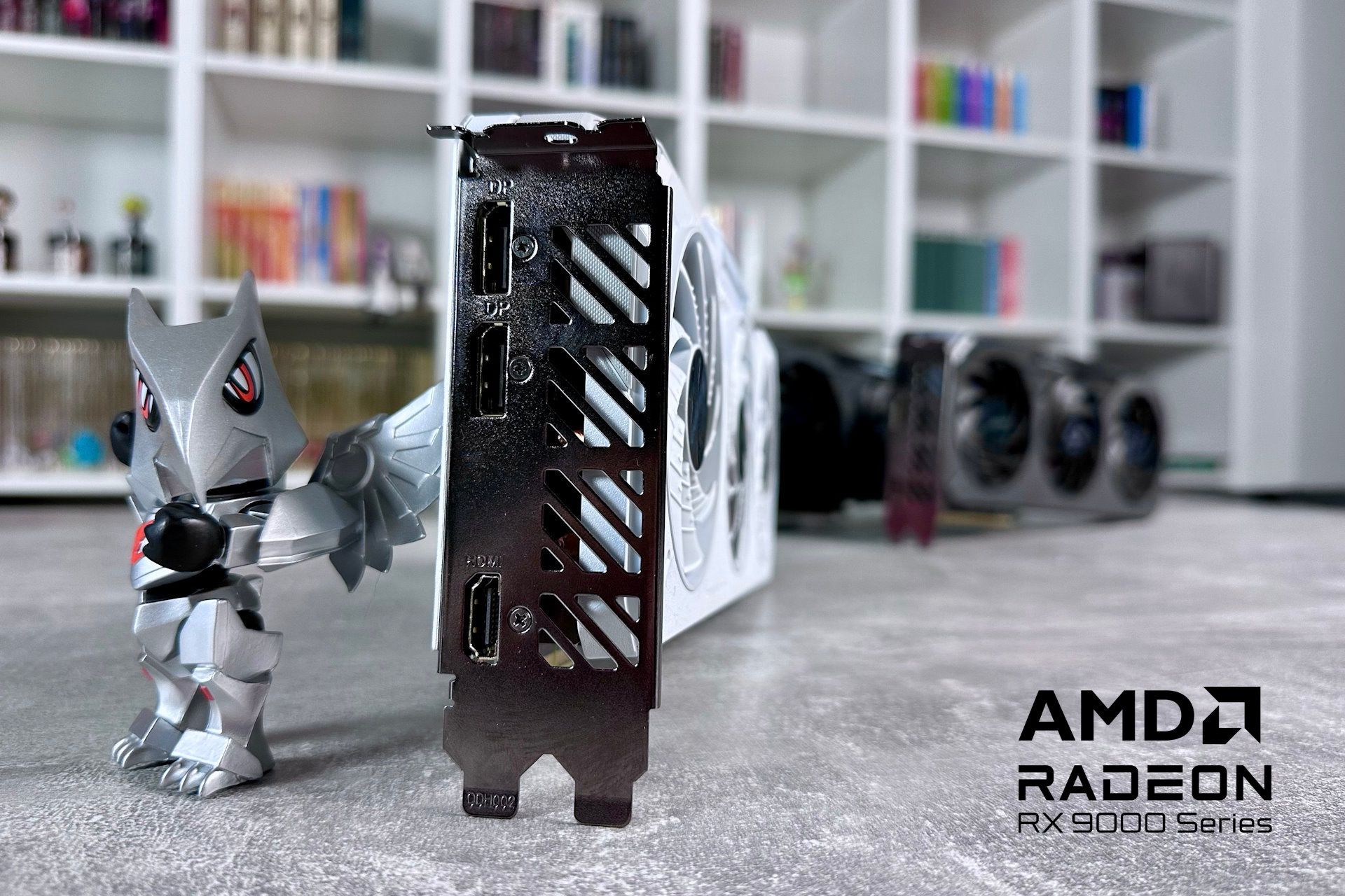 GIGABYTE Radeon RX 9060 XT Gaming OC 16G ICE - złacza