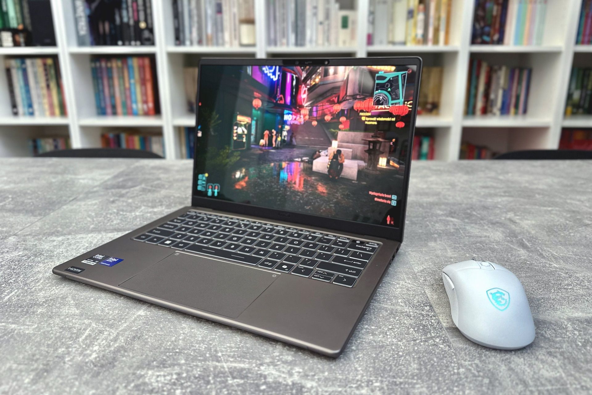 MSI Prestige 14 AI+ - cyberpunk 2077