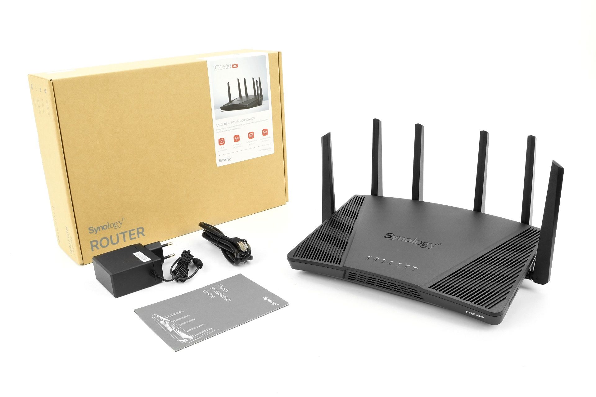 Synology RT6600ax - zawartość zestawu