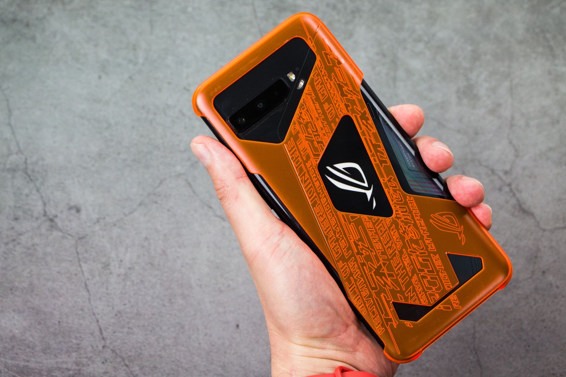 ASUS ROG Phone 3 na pomarańczowo