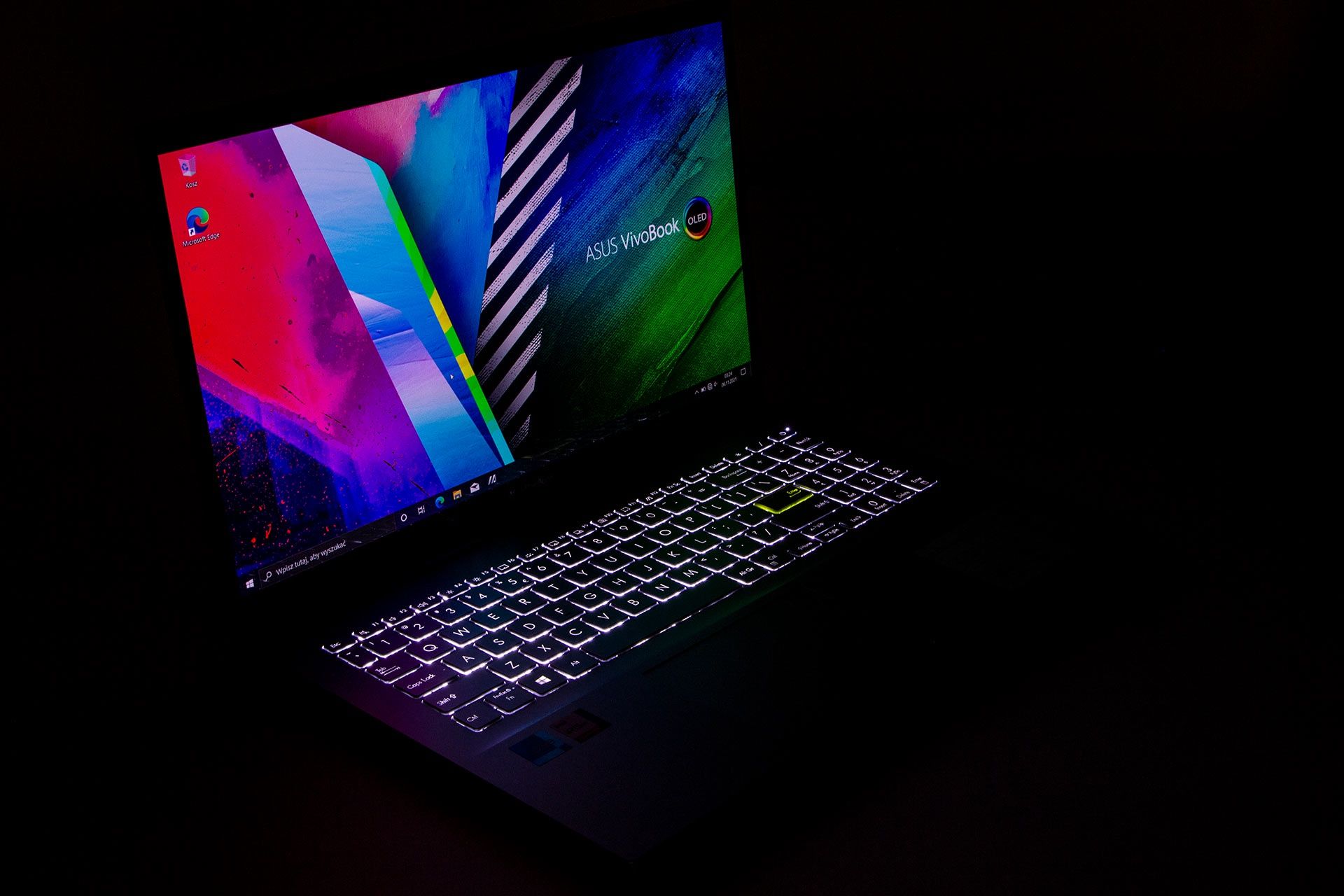 ASUS VivoBook 15 K513 OLED - niedrogi i z świetnym ekranem