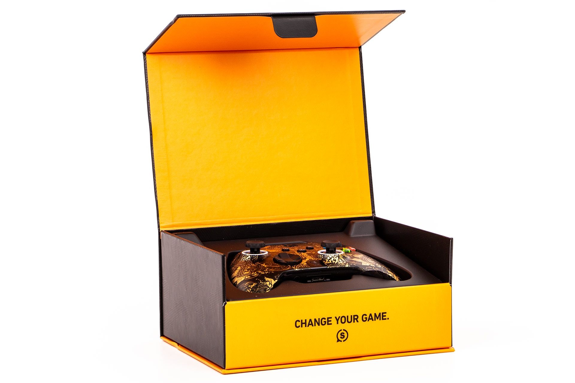 SCUF Instinct Pro - otwarte pudełko