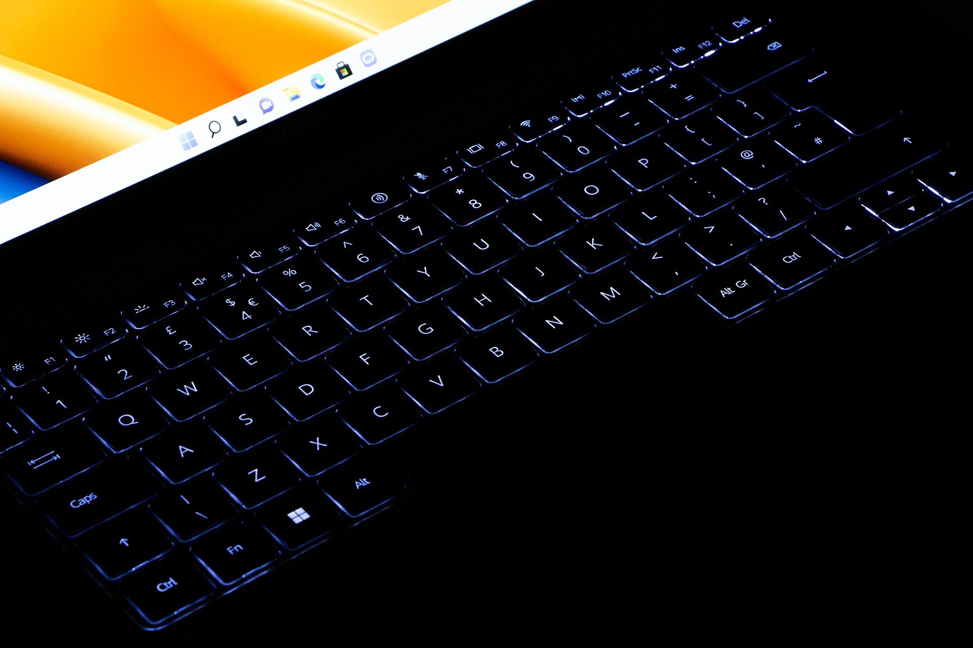 Huawei MateBook 16s - podświetlenie klawiszy