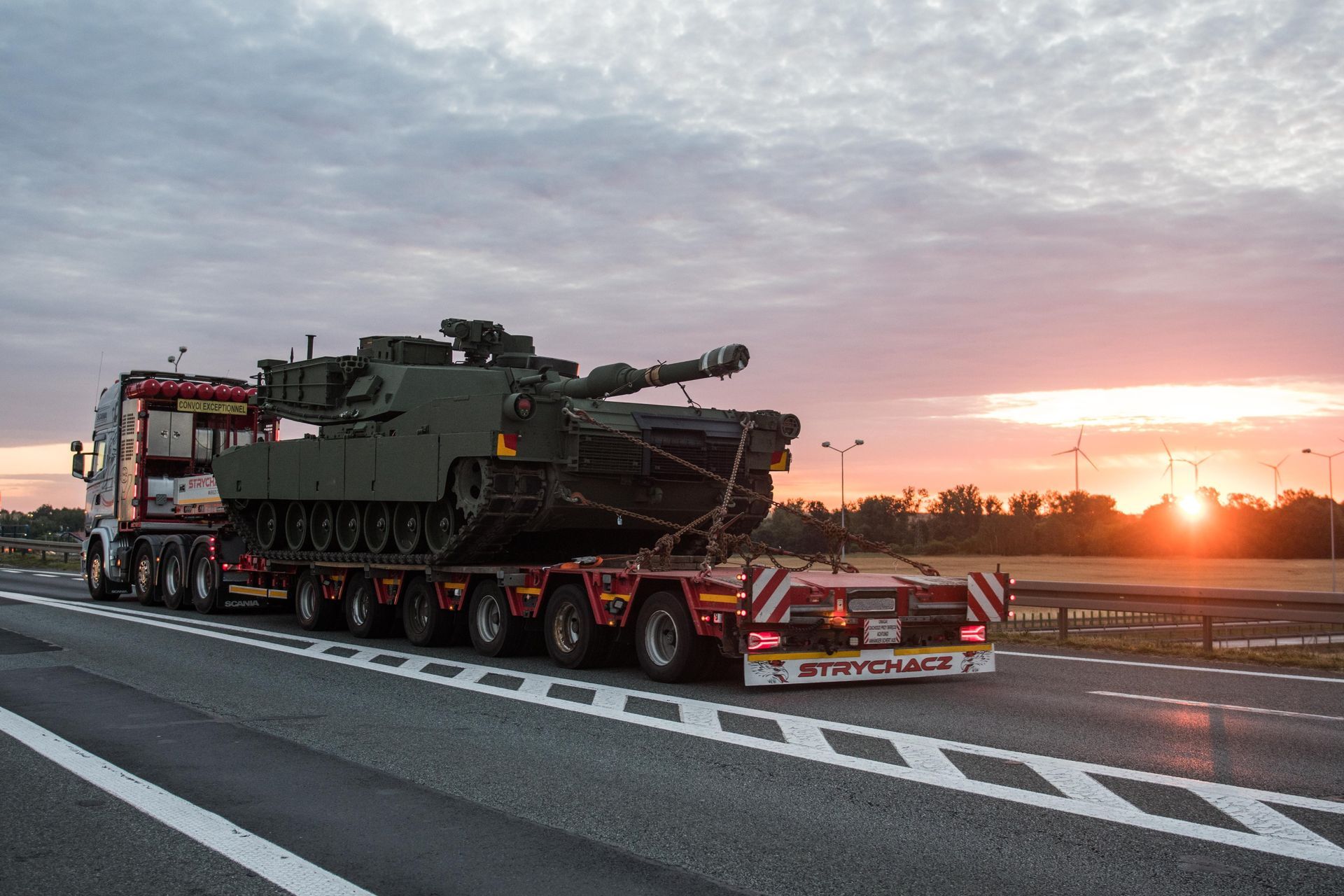 M1 Abrams - dostawa czołgu
