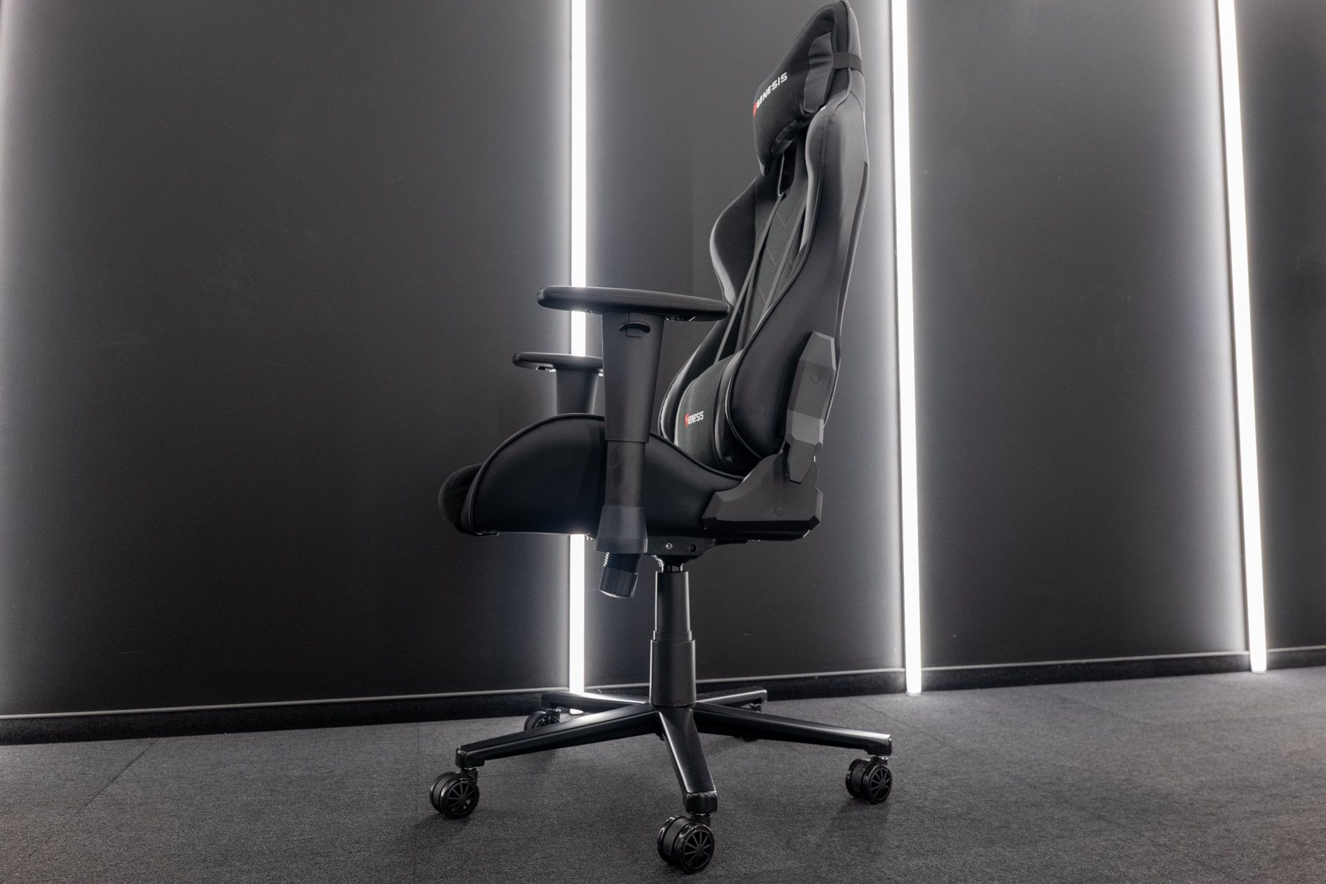 Fotel Genesis Nitro 550 G2