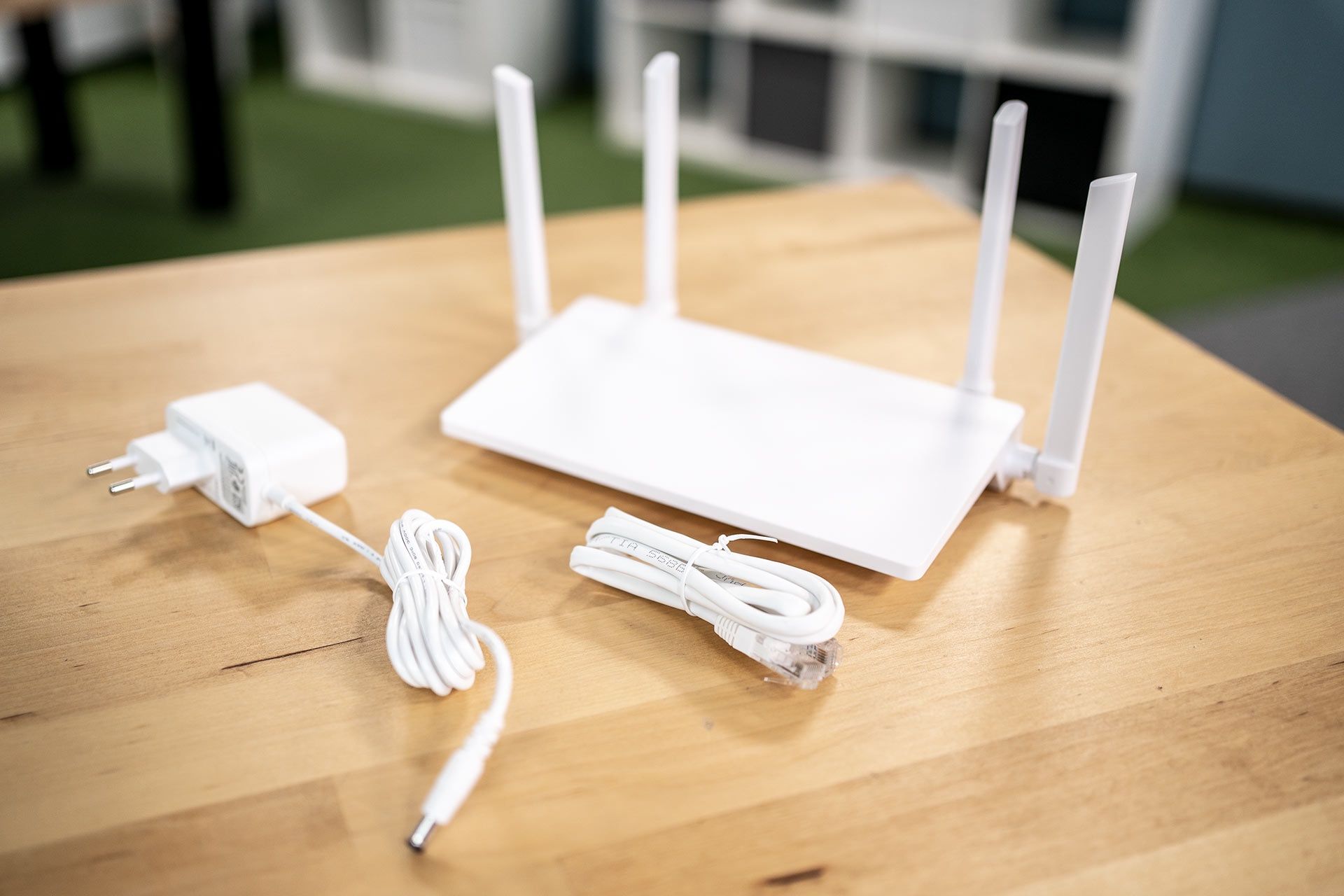 Huawei WiFi AX2 - zawartość zestawu