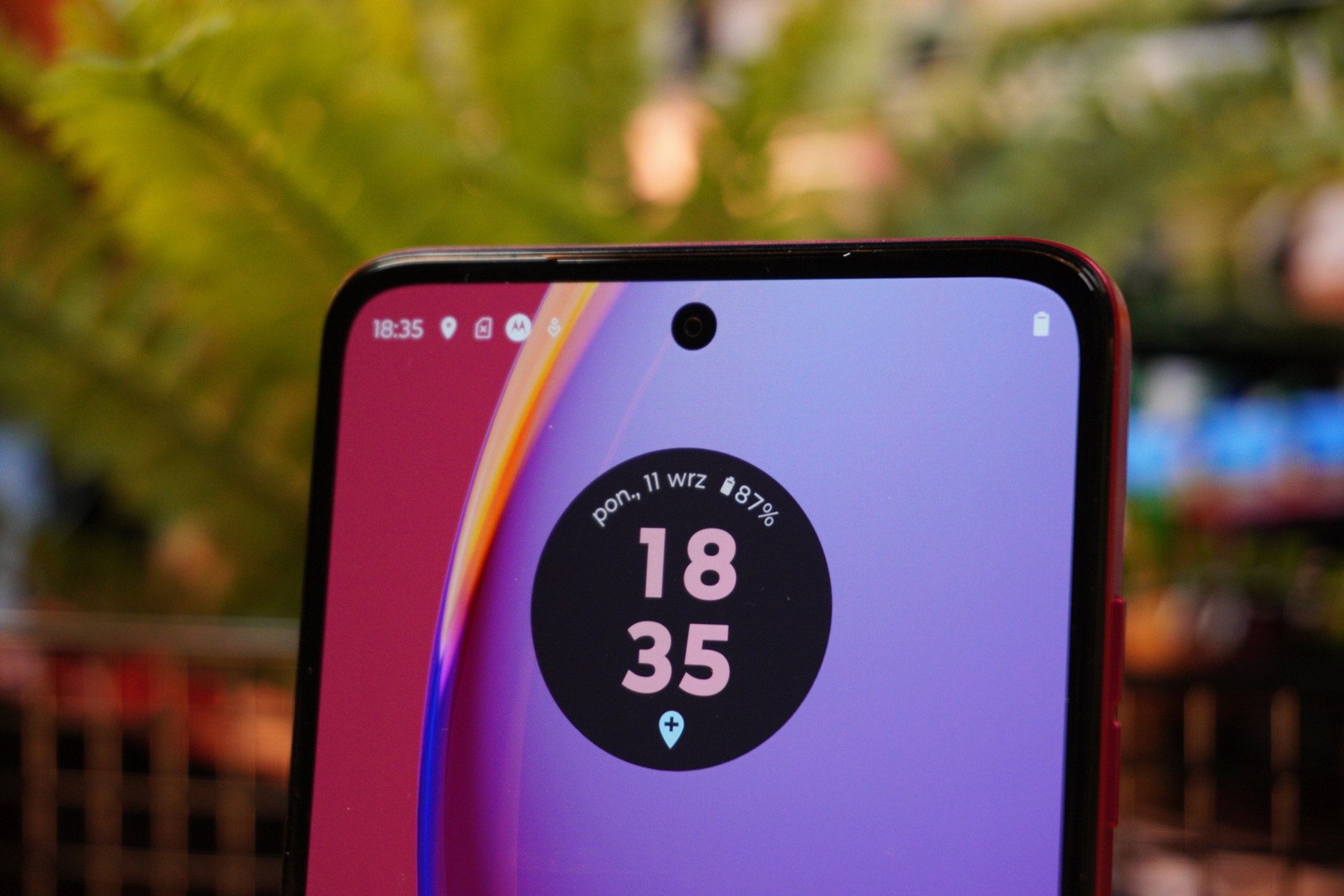 Zdjęcie przedstawia smartfon Motorola G84 5G
