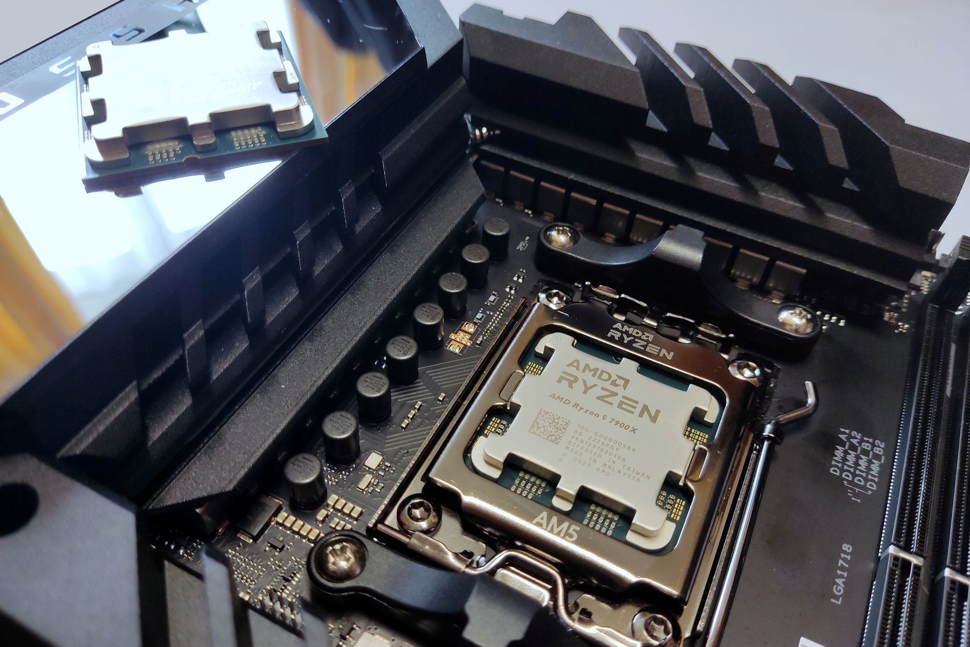 AMD Ryzen 9 7900X