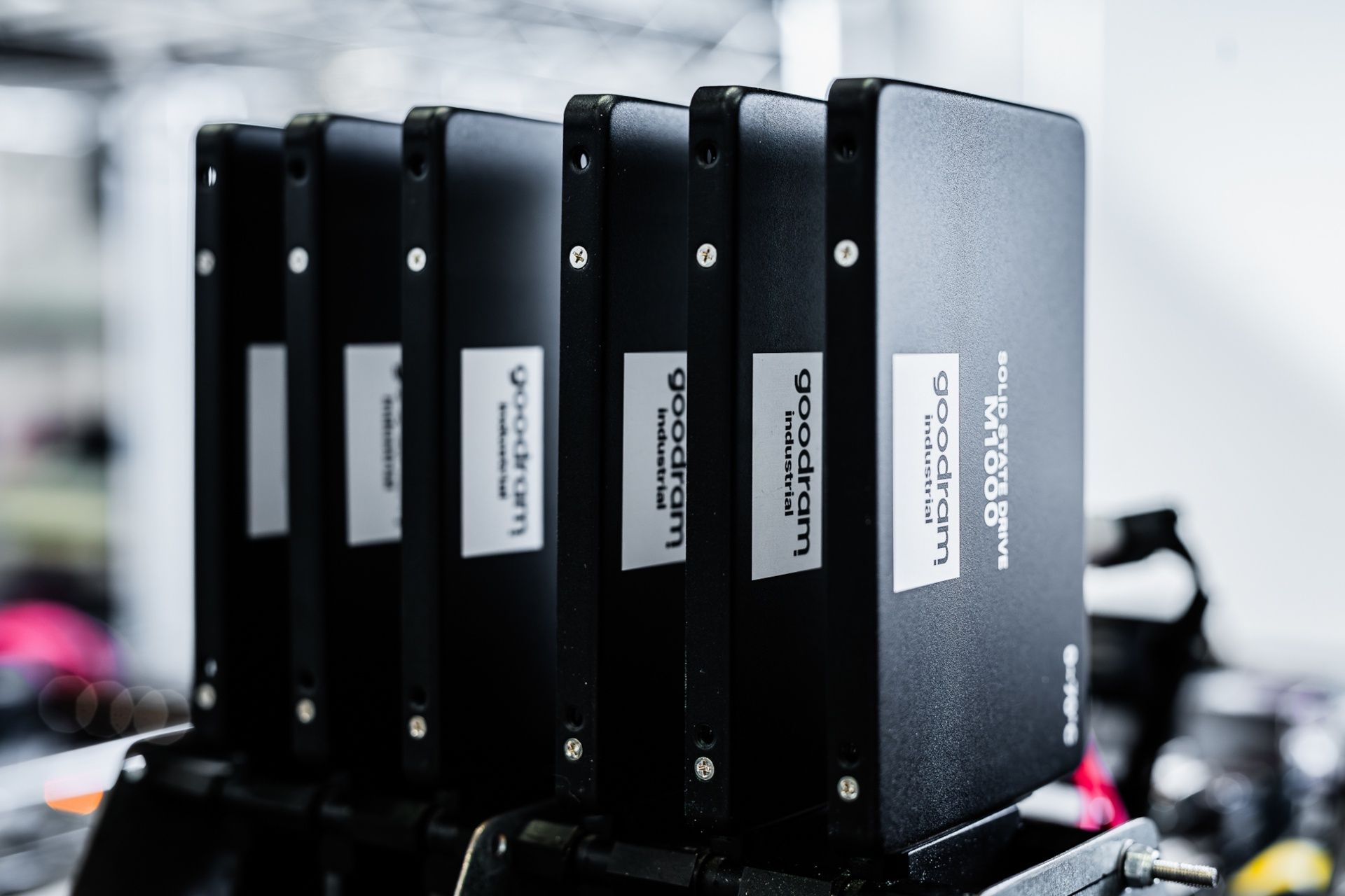 Platformy testujące dyski SSD