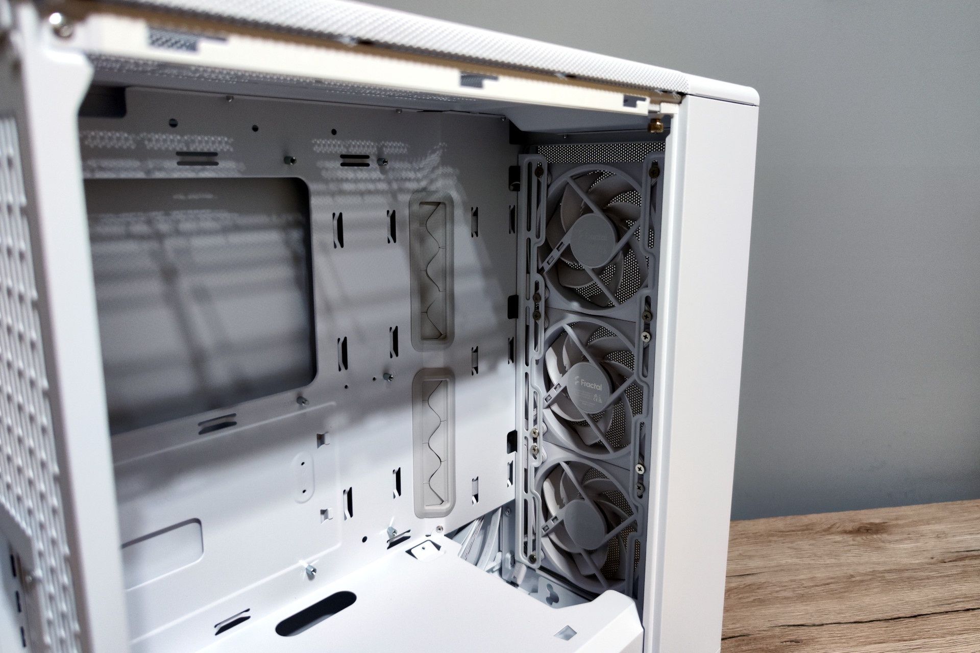 Fractal Epoch White TG RGB Clear Tint